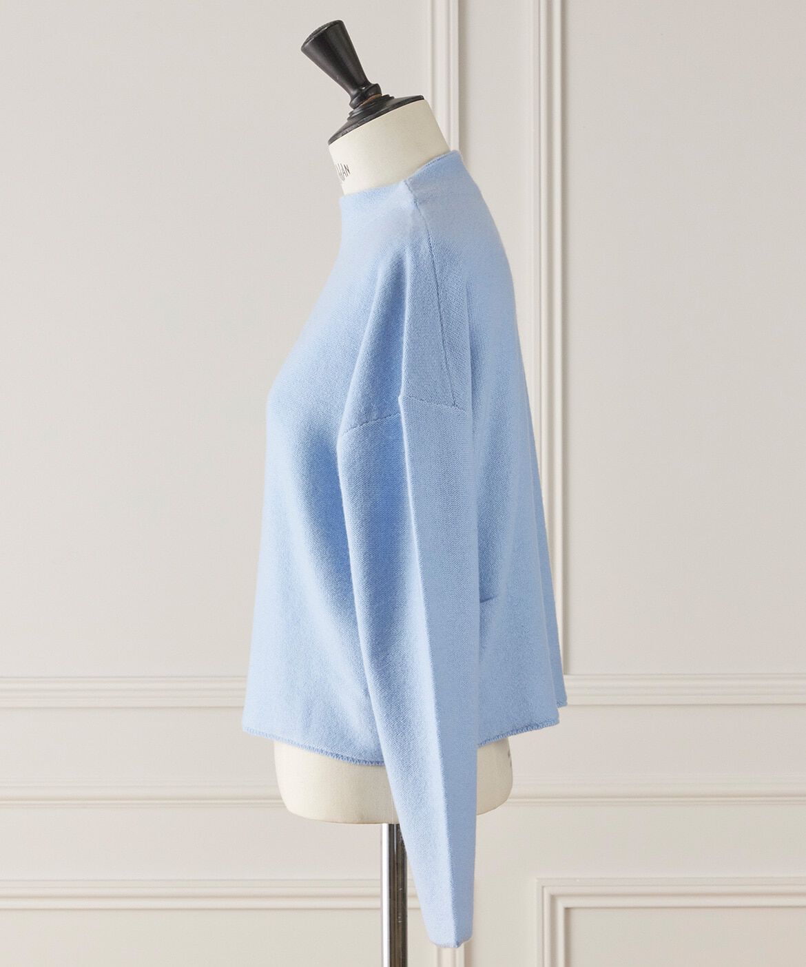 INED「《大きいサイズ》モックネックプルオーバー」|ニット・セーター|