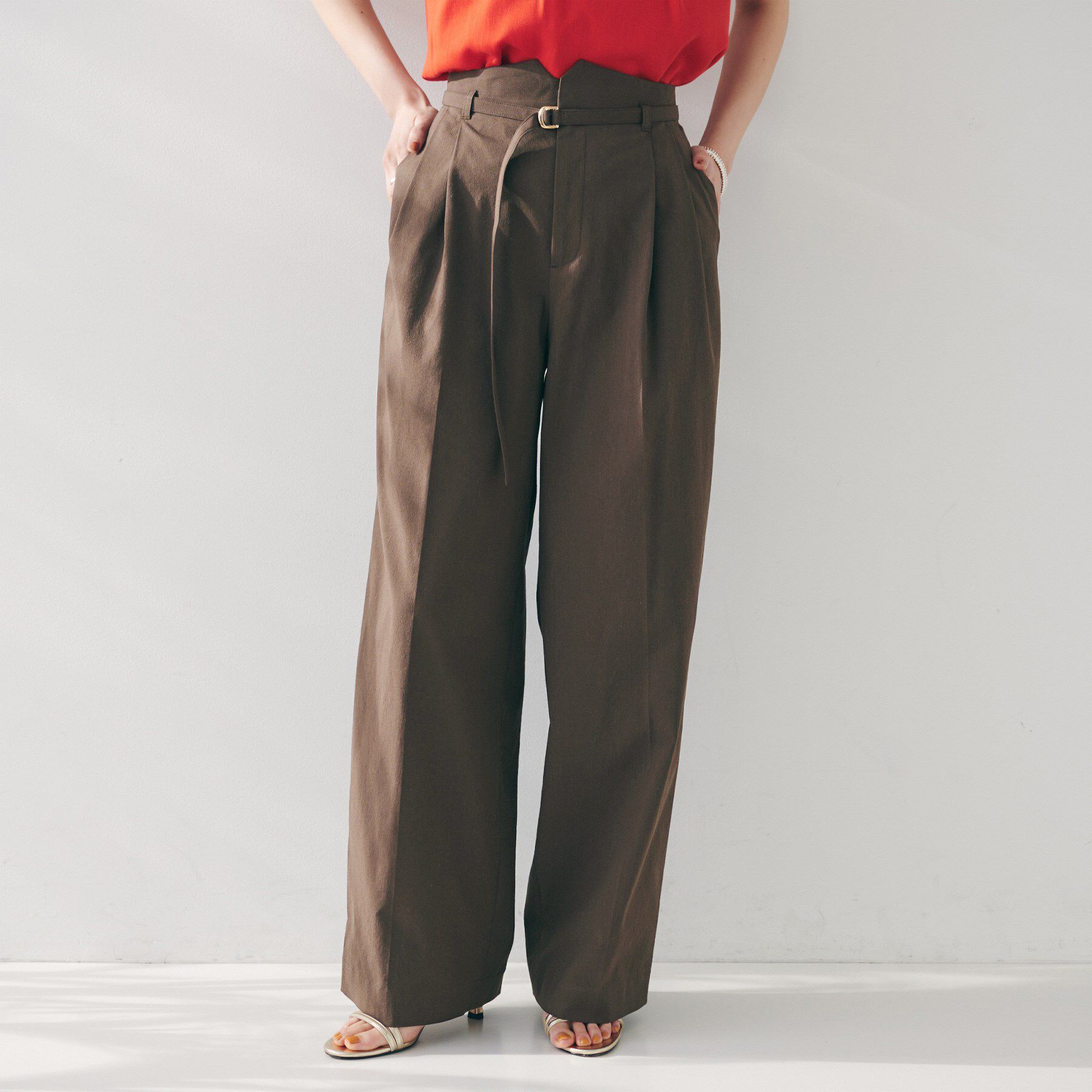 UNTITLED「【セットアップ可能／オンオフ】ラミー混 タックワイドパンツ」|その他|