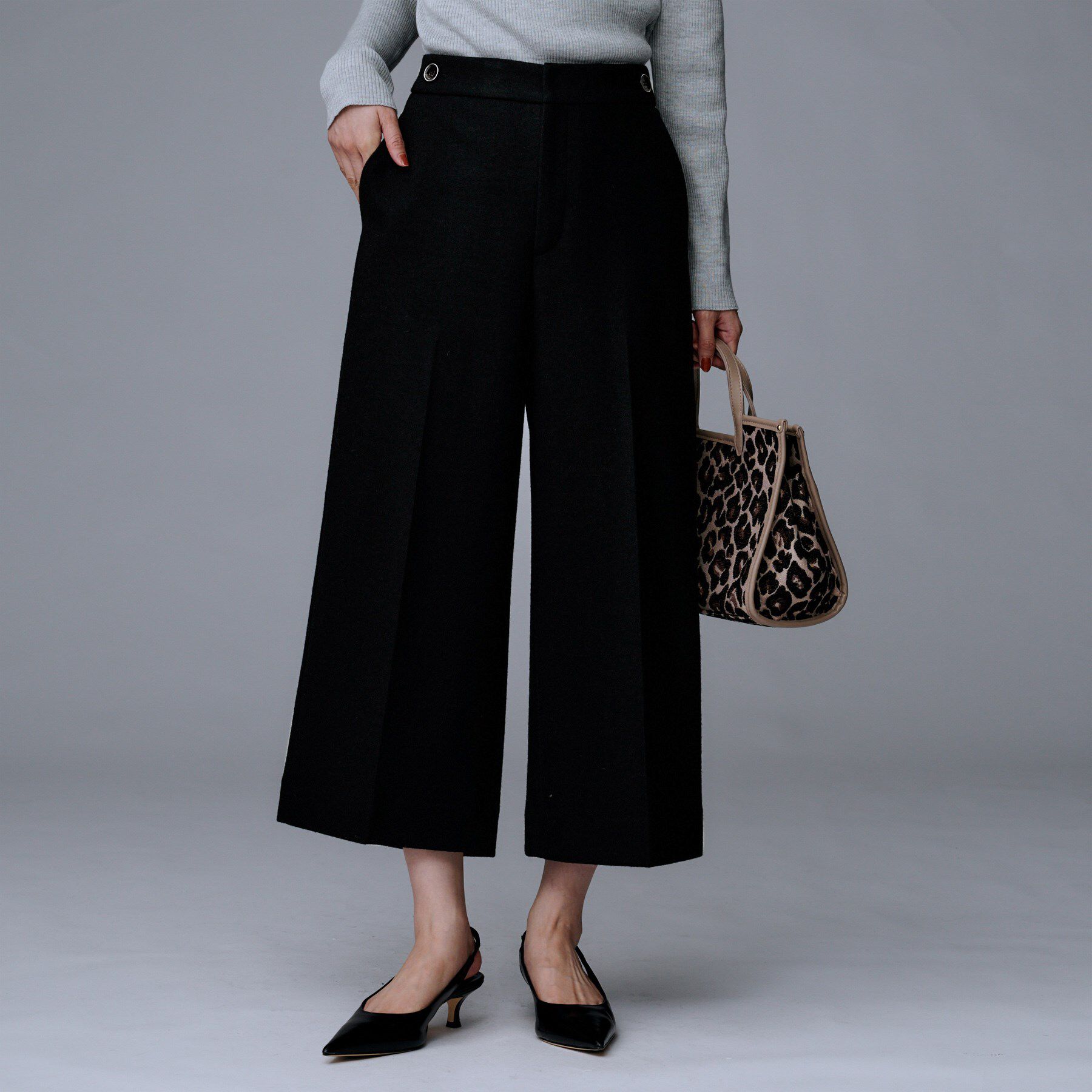 UNTITLED「【ウール100%/ウエスト後ろゴム】 クロップドワイドパンツ」|その他|ブラック(019)