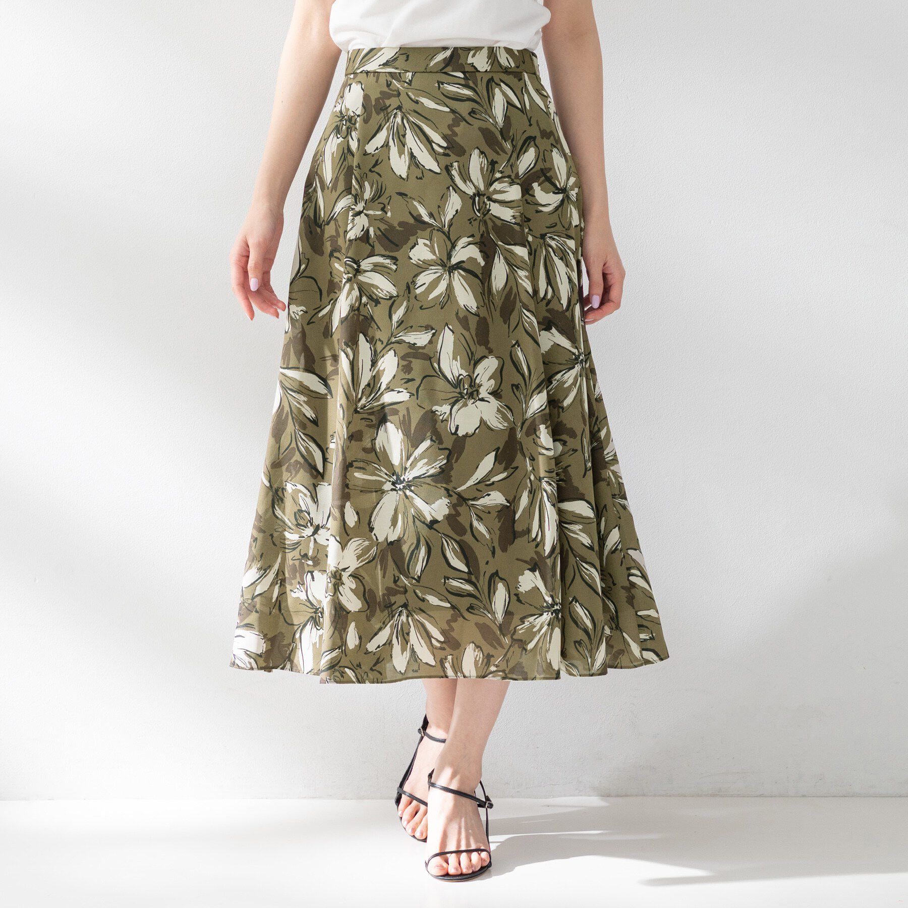 UNTITLED「【後ろウエストゴム/洗える】フラワープリントスカート」|スカート|