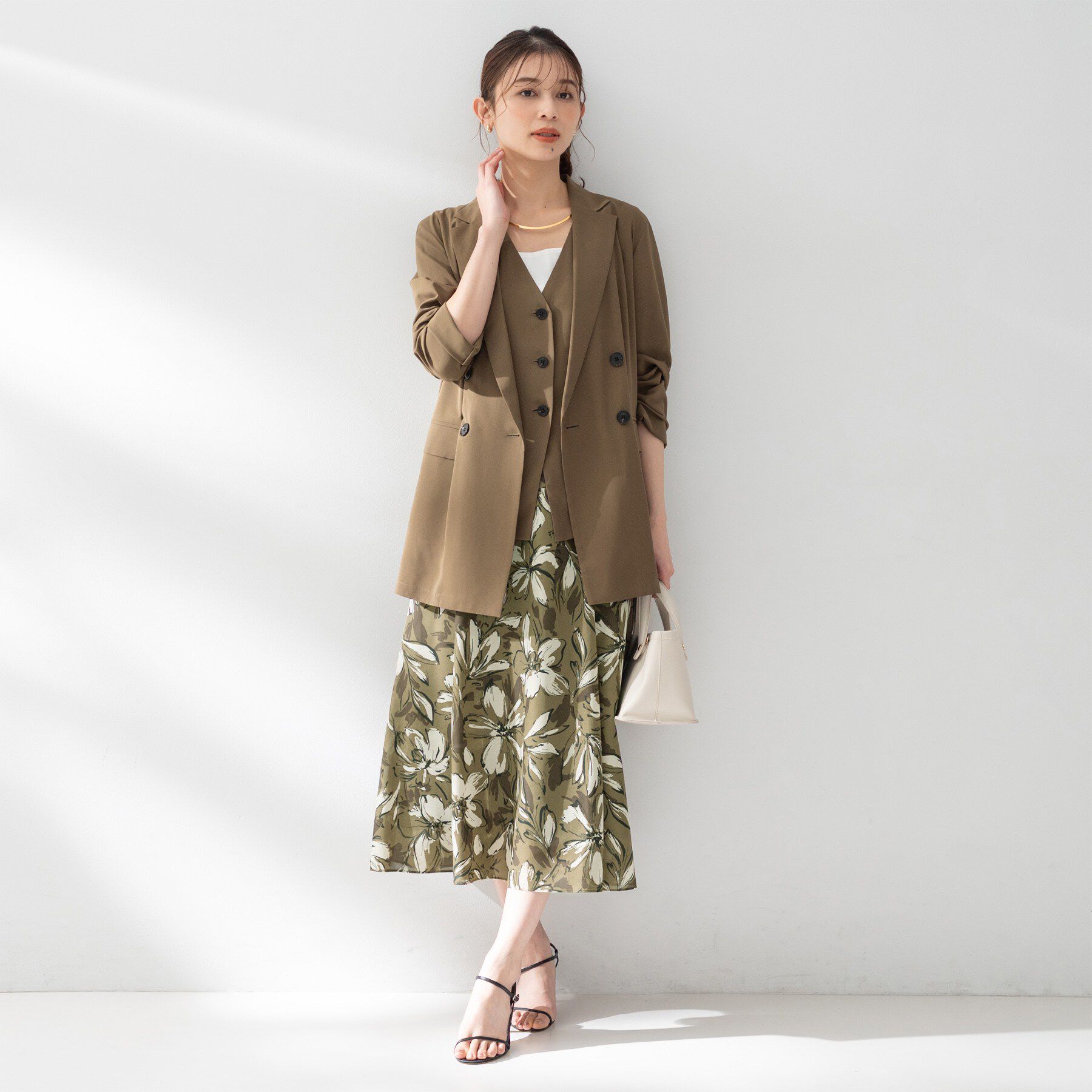 UNTITLED「【後ろウエストゴム/洗える】フラワープリントスカート」|スカート|