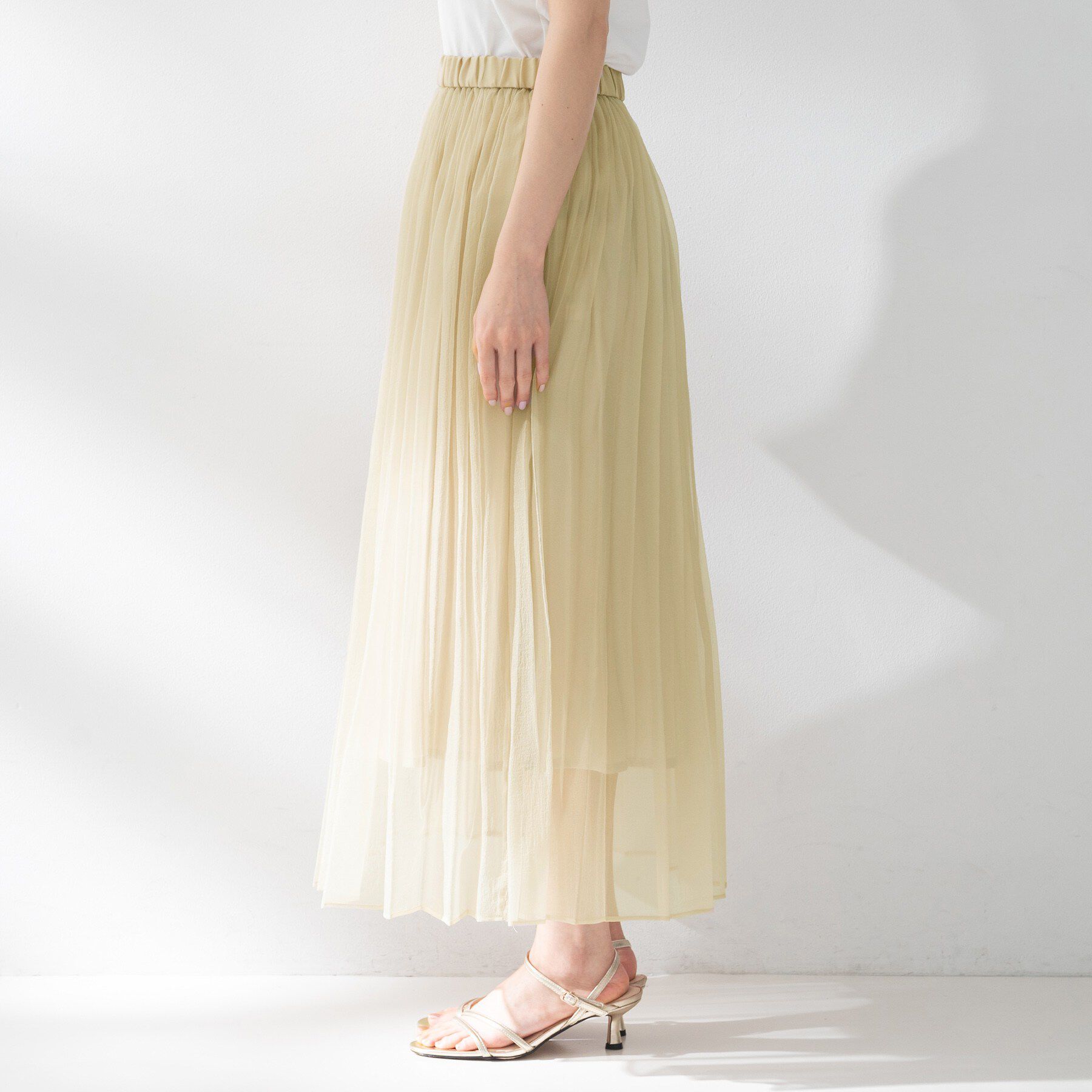 UNTITLED「【ウエストゴム/洗える/エレガント】エアリーシアープリーツスカート」|スカート|