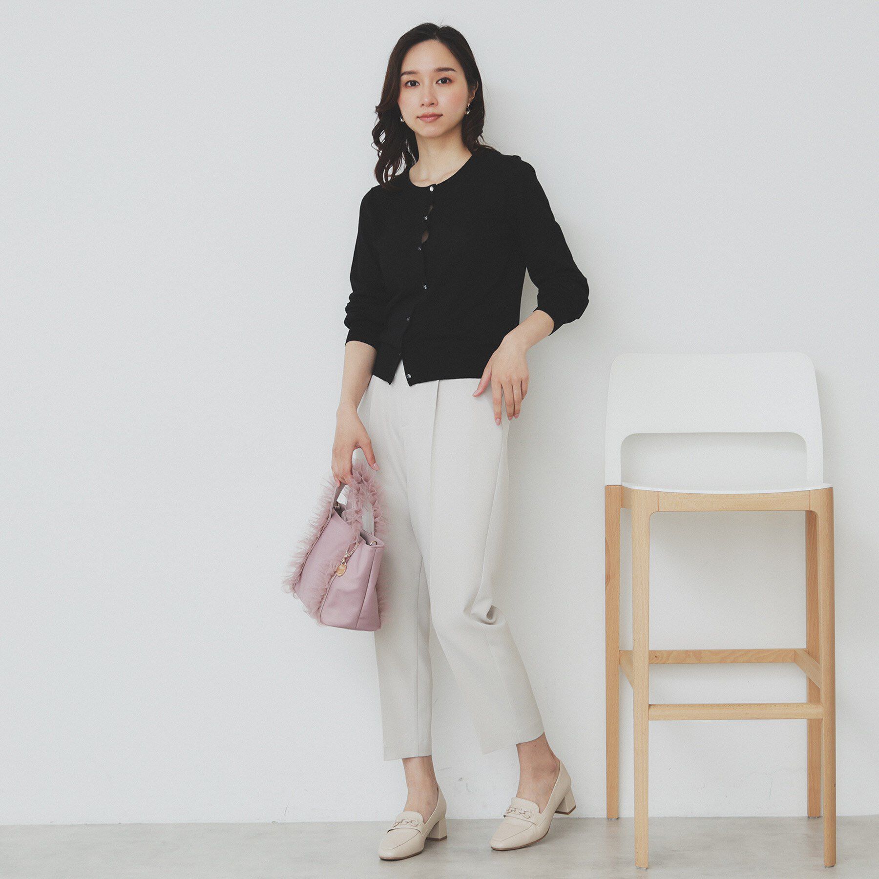 index「《7色展開/XS-LLサイズ》ビジューボタンクルーネックカーディガン【洗濯機洗い可】」|カーディガン|