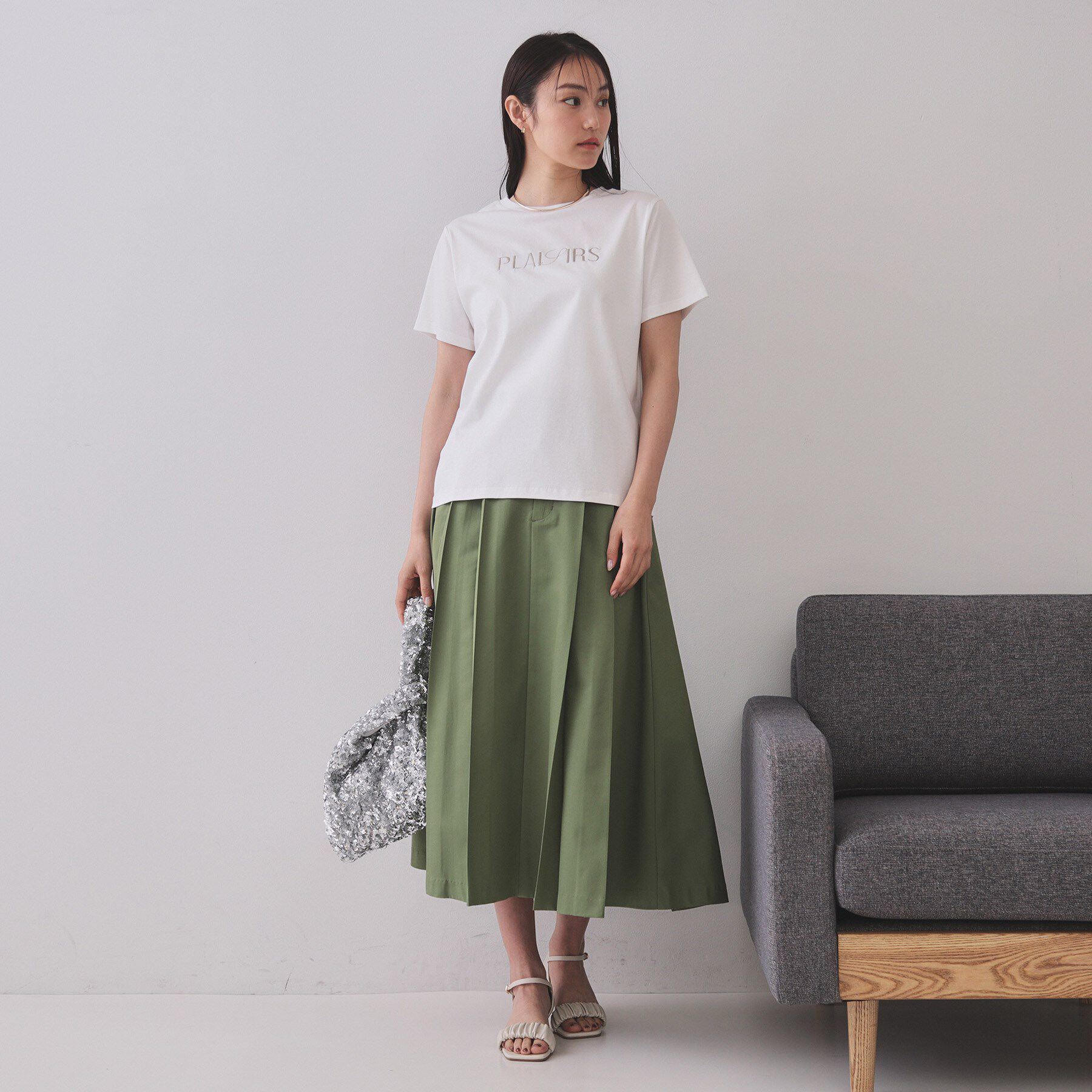 OPAQUE.CLIP「刺繍＆スパンコールロゴTシャツ【洗濯機洗い可】」|Tシャツ・カットソー|