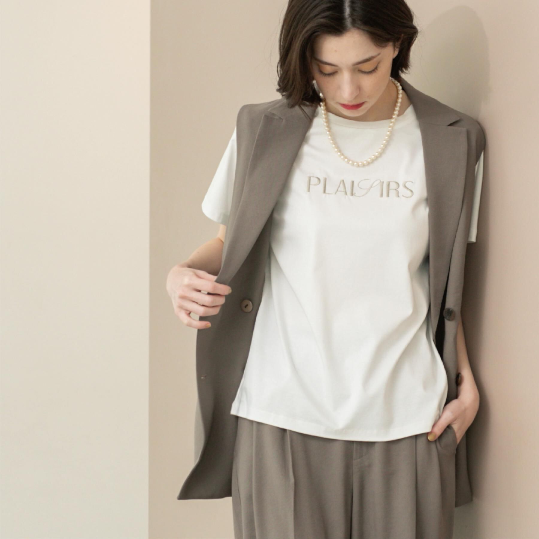 OPAQUE.CLIP「刺繍＆スパンコールロゴTシャツ【洗濯機洗い可】」|Tシャツ・カットソー|