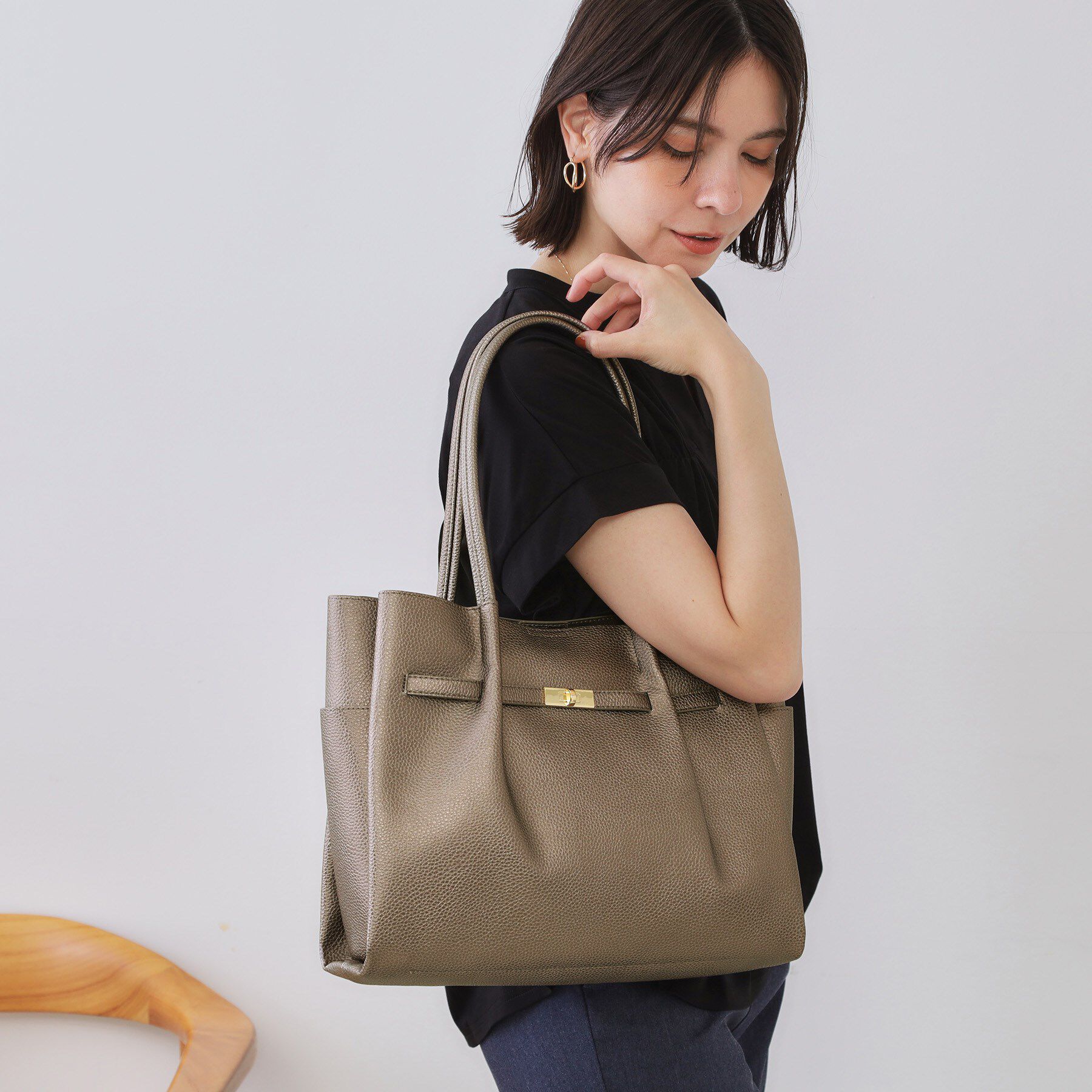 OPAQUE.CLIP「【軽量/A4サイズ対応/通勤対応】フロントベルトデザイントートバッグ」|トートバッグ|