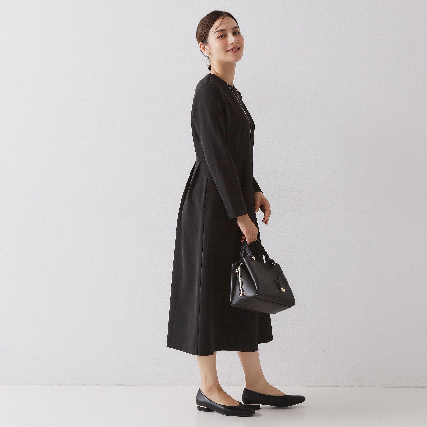 OPAQUE.CLIP「《通勤対応》フィットアンドフレアワンピースダブルクロス【洗濯機OK】」|ワンピース|