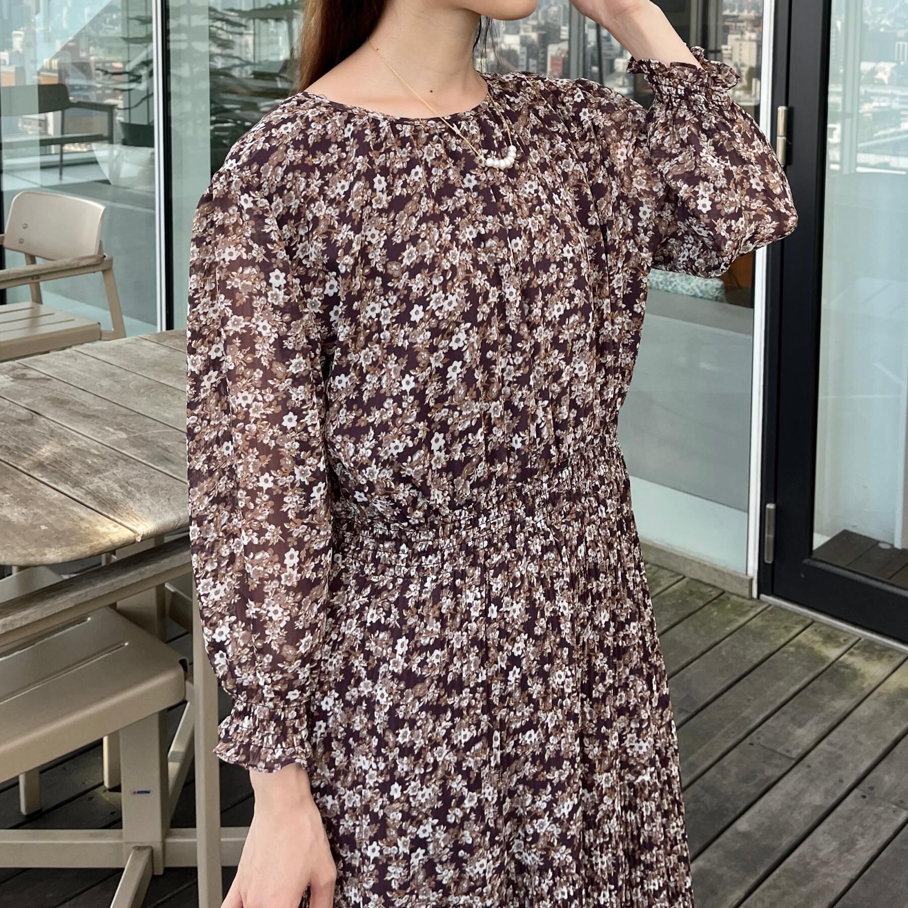 Couture broach「【一枚で着映える・花柄・通勤】前後2WAYシフォン楊柳小花ワンピース」|ワンピース|