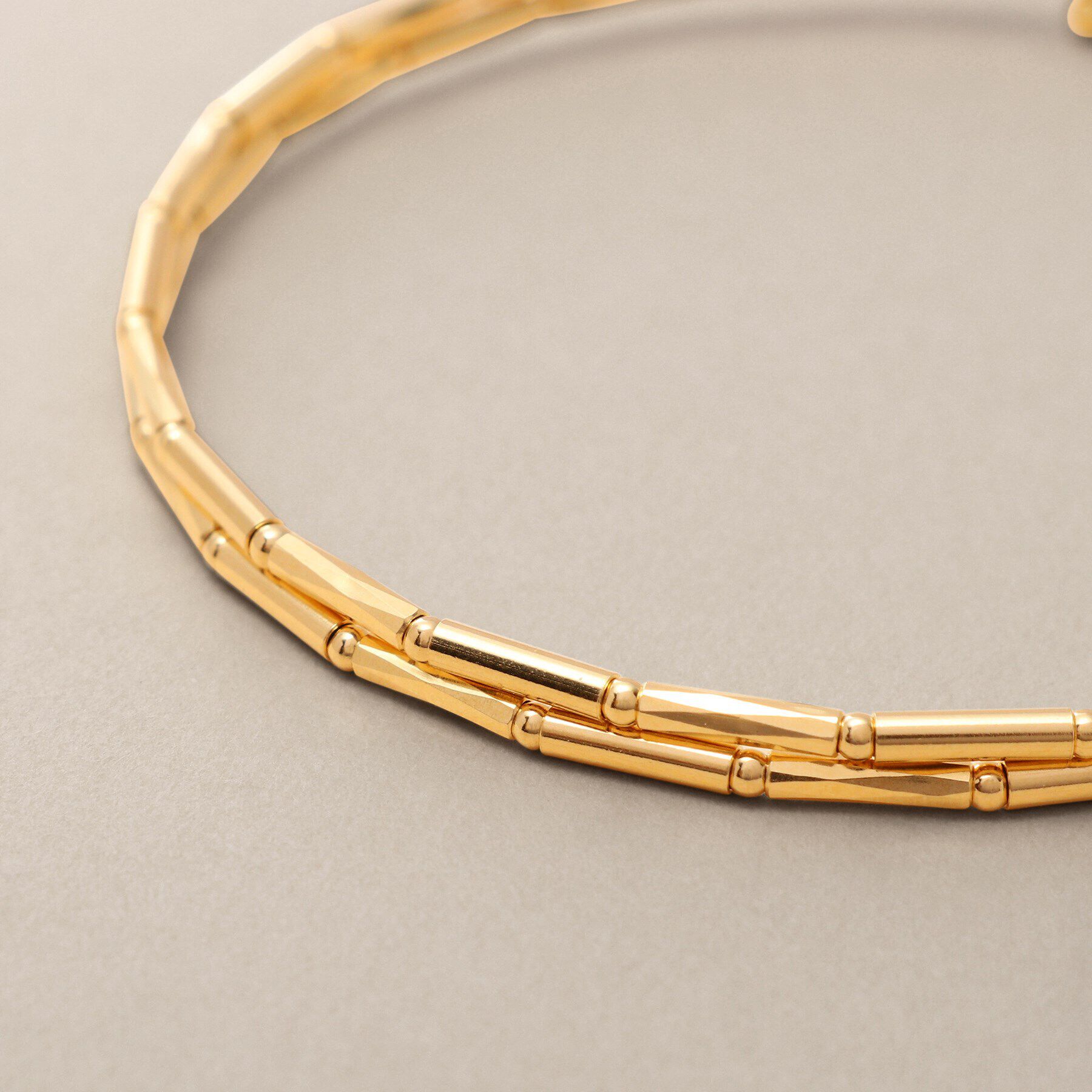 COCOSHNIK「K18シェイプカットビーズ形状記憶 ブレスレット」|ブレスレット・バングル|