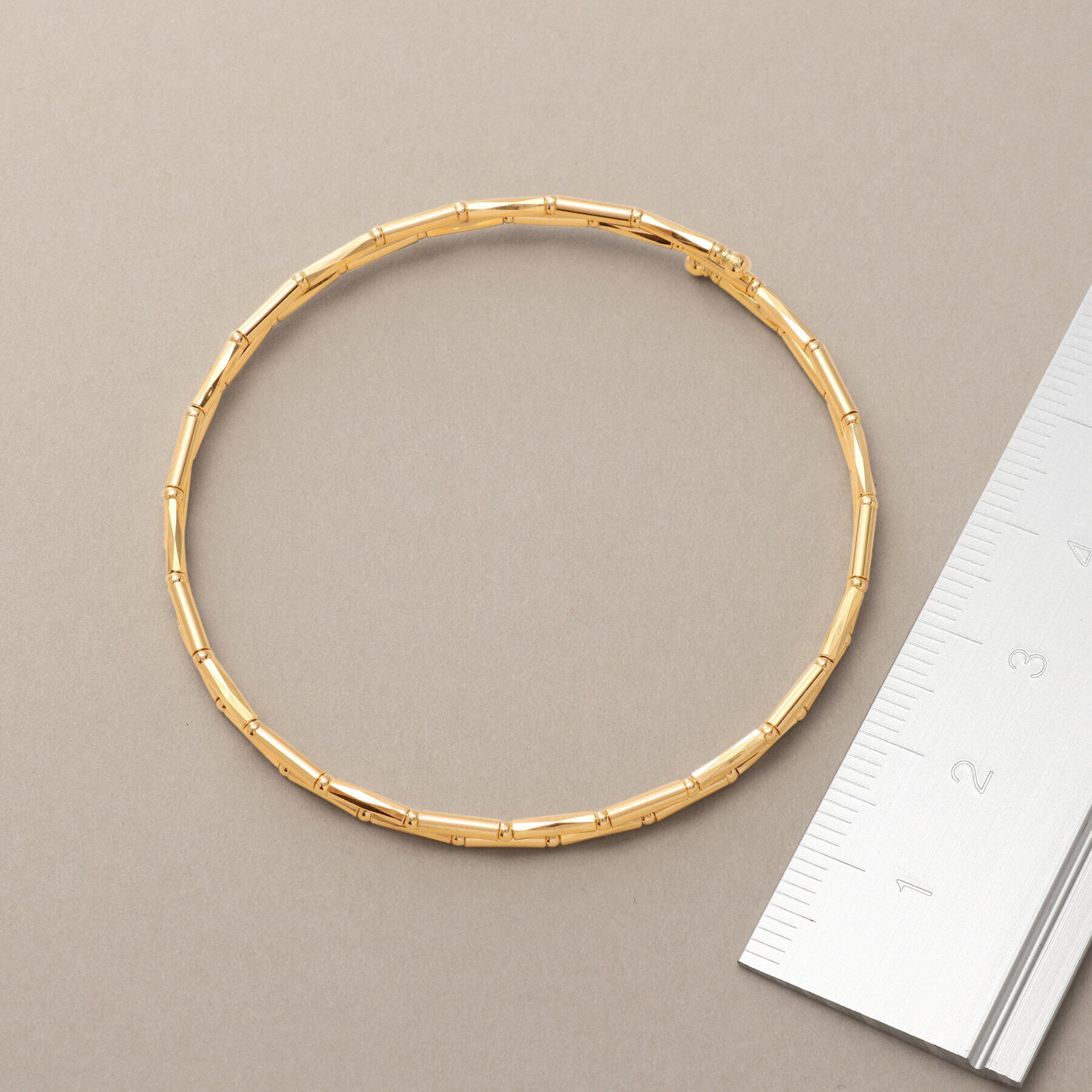 COCOSHNIK「K18シェイプカットビーズ形状記憶 ブレスレット」|ブレスレット・バングル|