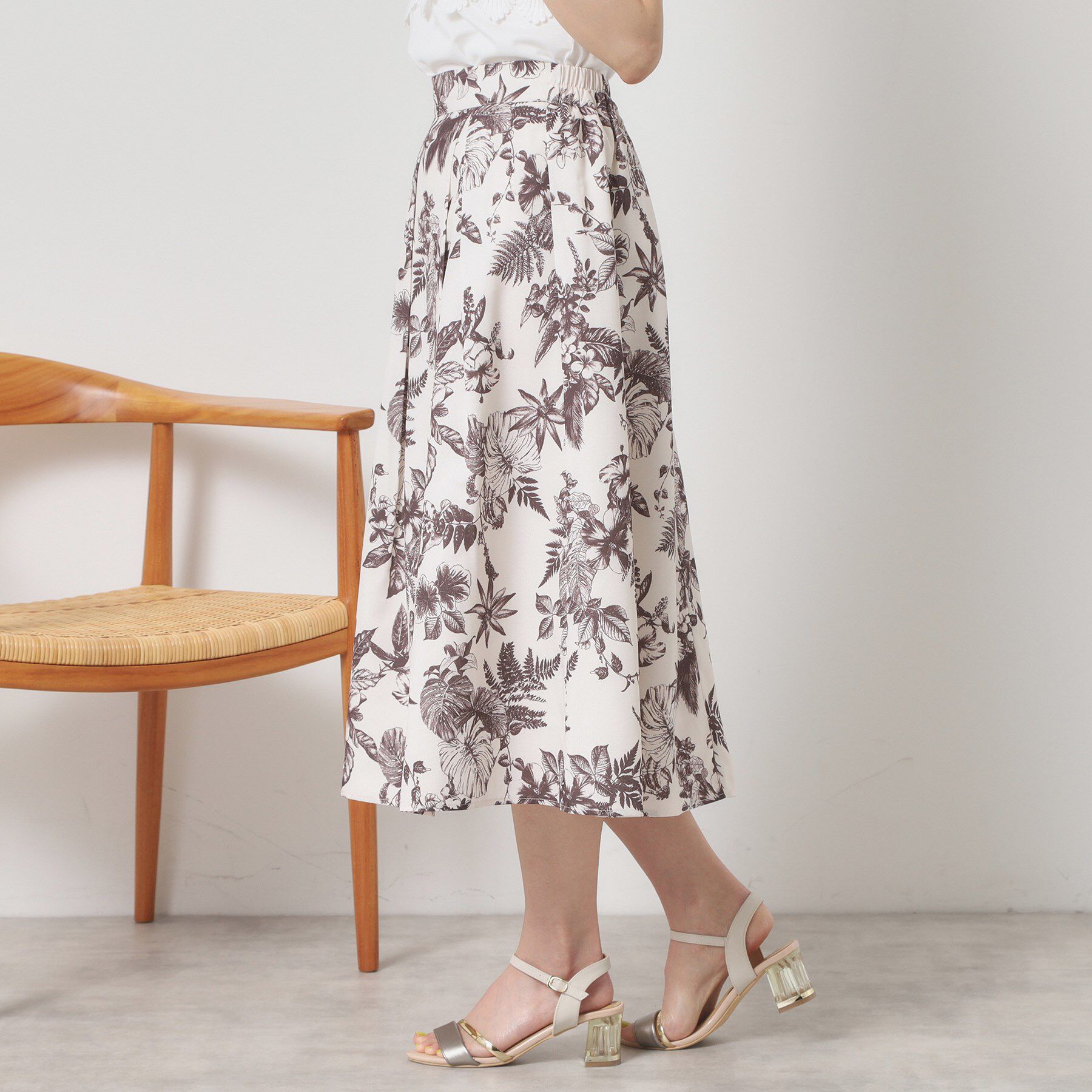 ITS&rsquo;DEMO「【清涼感／ウエスト後ろゴム／手洗い可】麻調花柄タックスカート」|スカート|