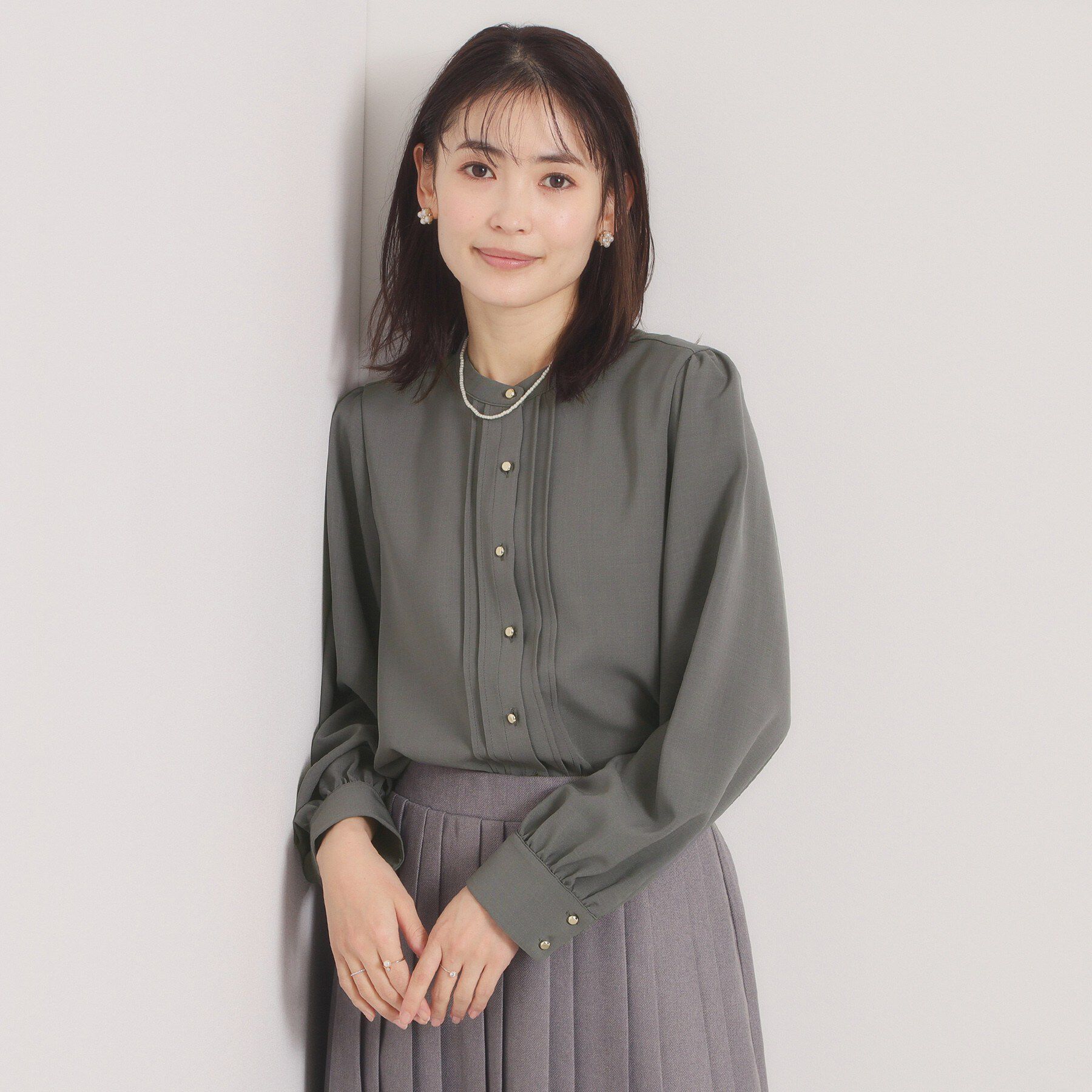 ITS&rsquo;DEMO「【手洗い可】フロントピンタックブラウス」|シャツ・ブラウス|チャコールグレー(0