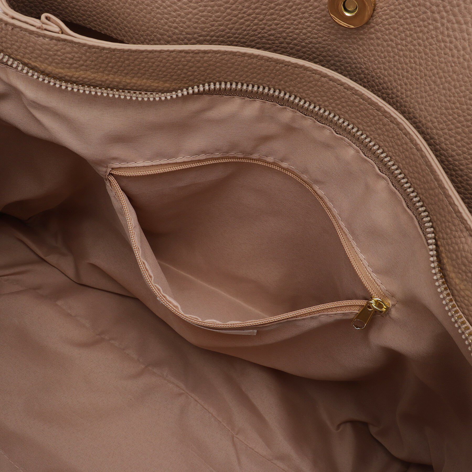 ITS&rsquo;DEMO「＜楽もち＞軽量PU三層A4トート」|トートバッグ|