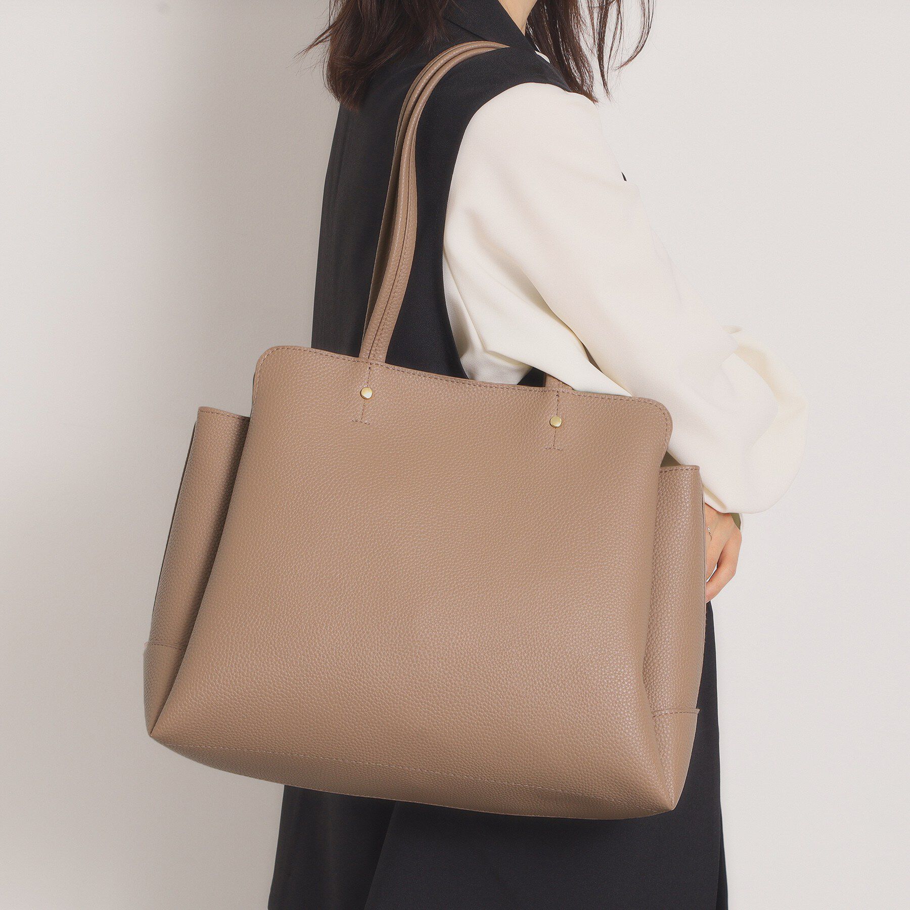 ITS&rsquo;DEMO「＜楽もち＞軽量PU三層A4トート」|トートバッグ|モカブラウン(042