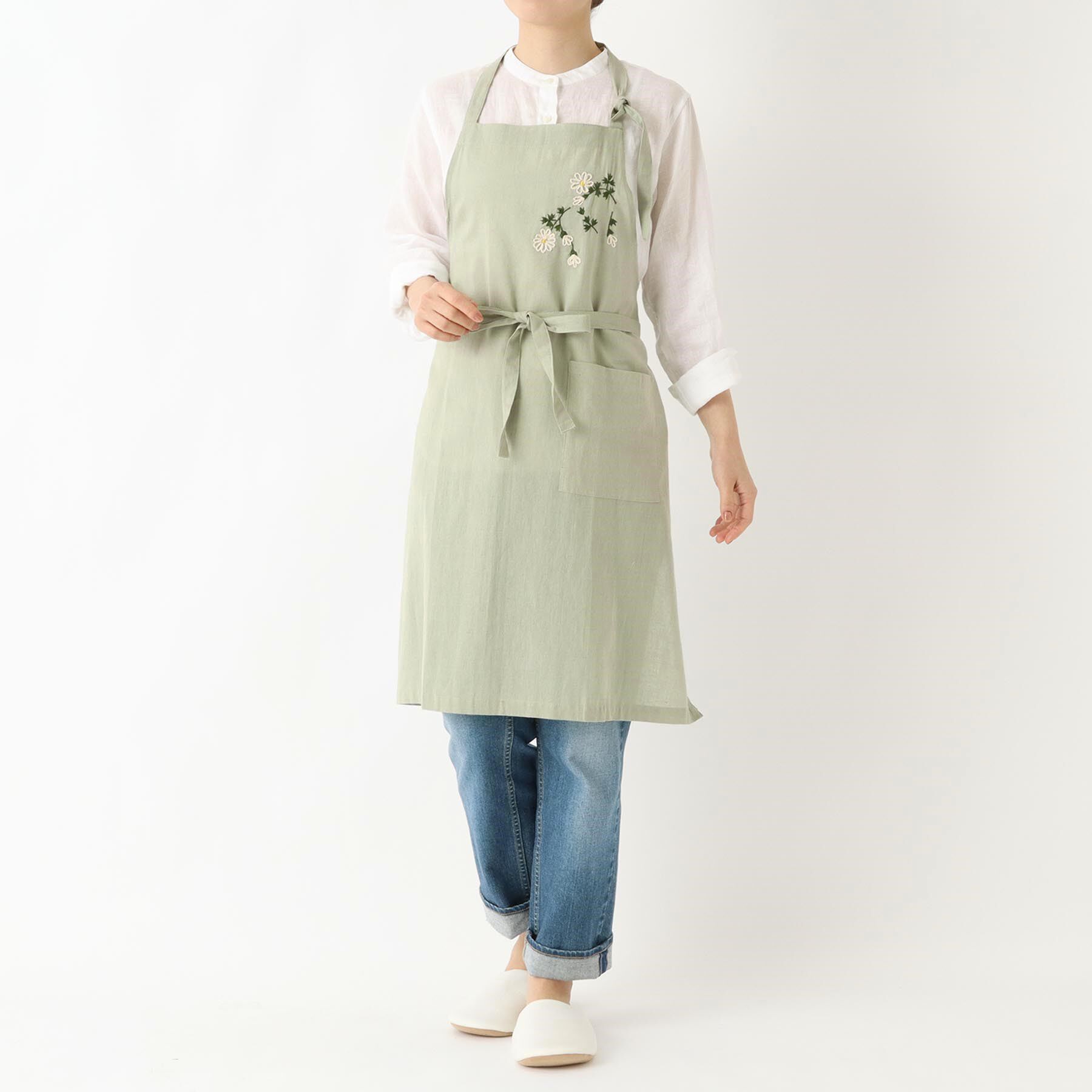 212 KITCHEN STORE「刺繍フラワー マーガレット フルエプロン LGR ＜212Kオリジナル ＞」|食器・キッチングッズ|