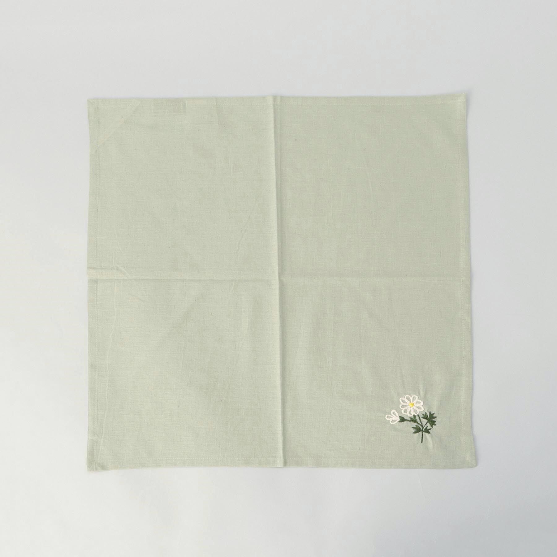 212 KITCHEN STORE「刺繍フラワー マーガレット マルチクロス 50x50cm LGR ＜212Kオリジナル ＞」|食器・キッチングッズ|