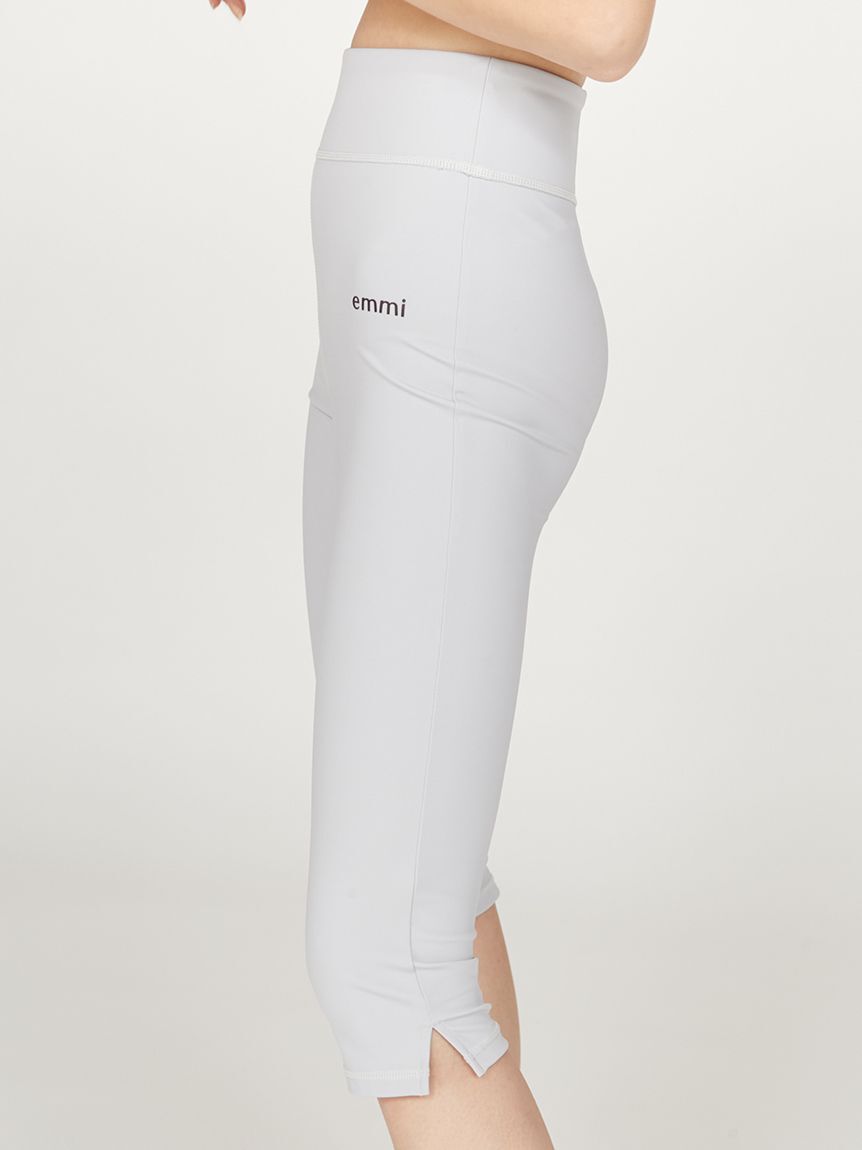 emmi yoga「サステナレッチカプリレギンス」|その他|