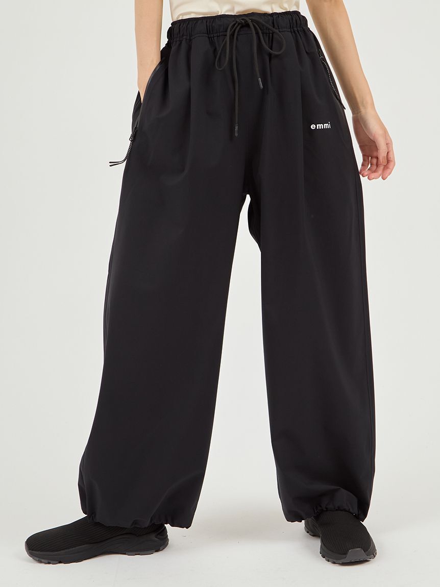 emmi atelier「【セットアップ対応】【Raintive】  eco 防水パンツ」|チノ|BLK