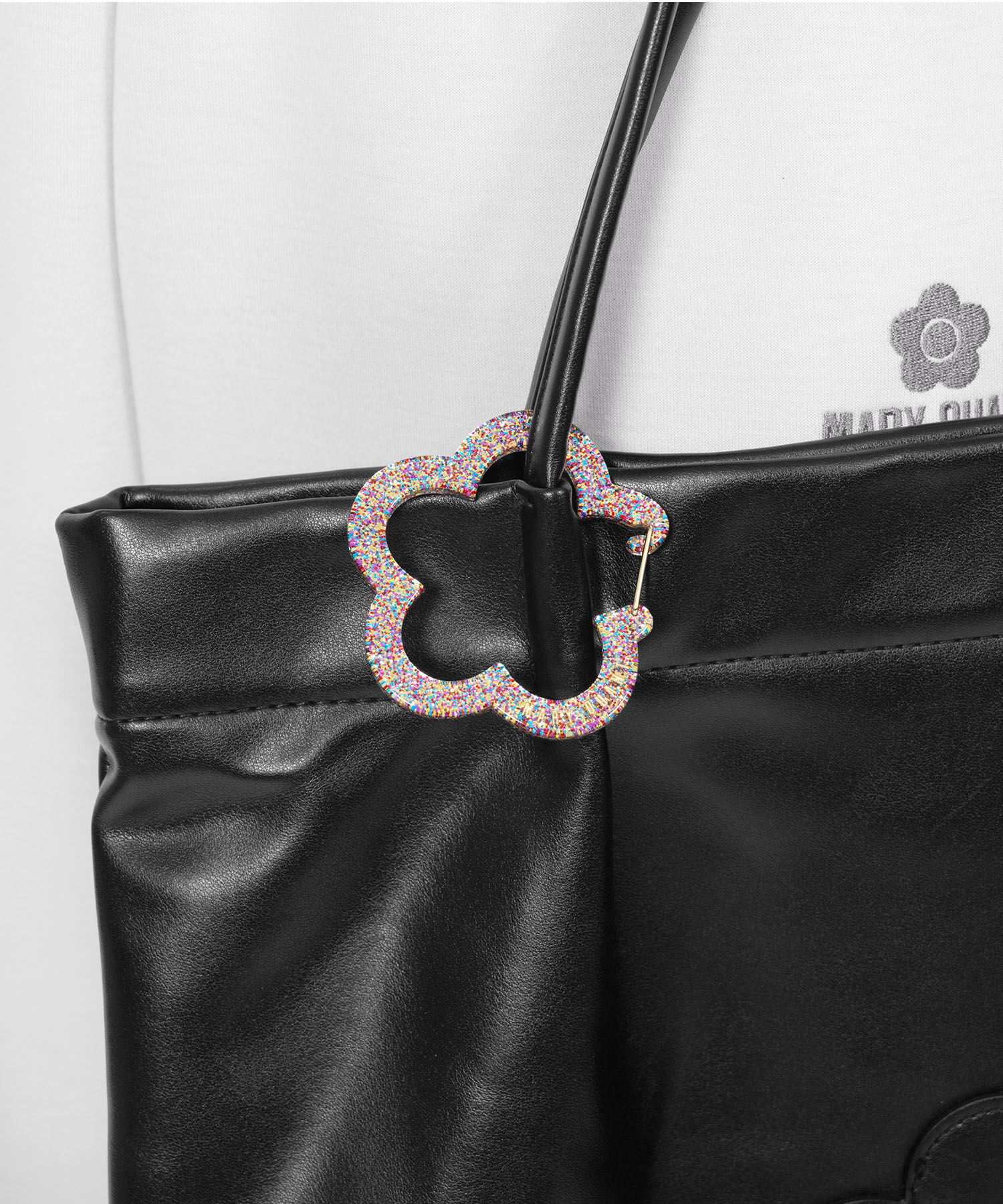 MARY QUANT「デイジーアウトラインアクリル カラビナ」|その他|