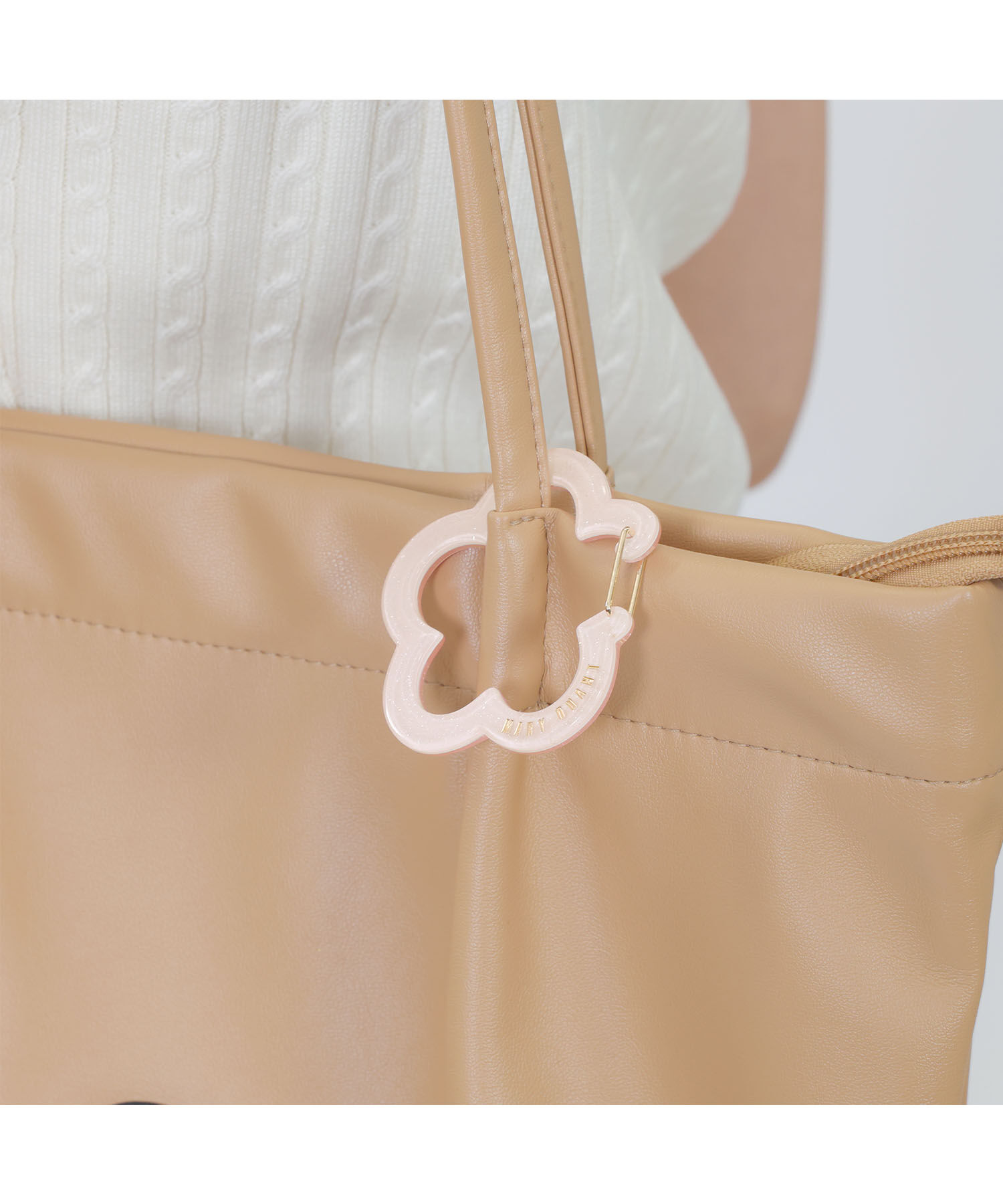 MARY QUANT「デイジーアウトラインアクリル カラビナ」|その他|