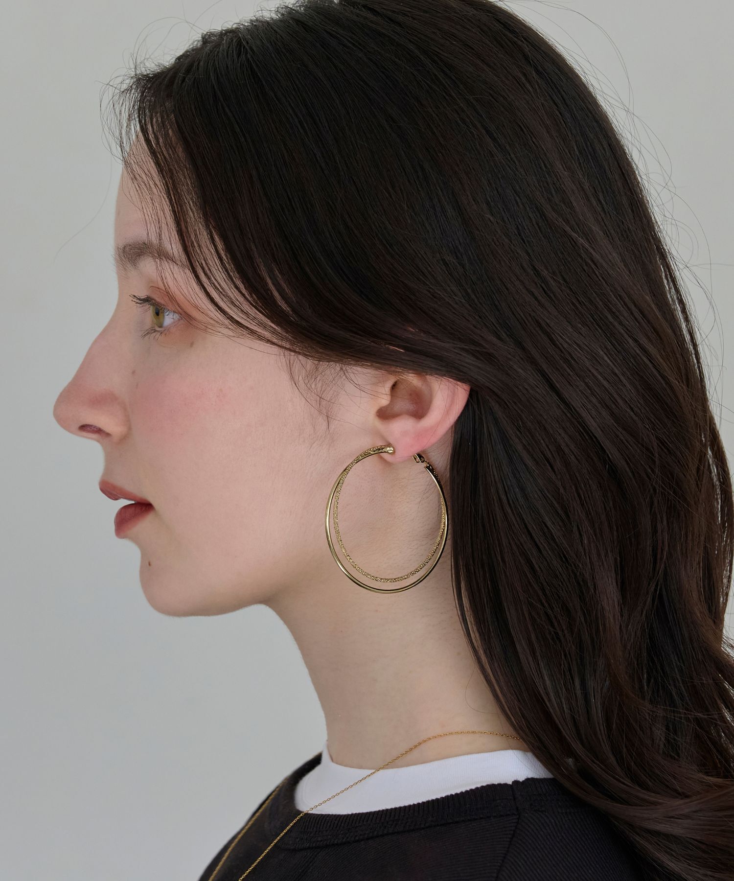 Phoebe「ダブルレイヤードフープイヤリング　ゴールド」|イヤリング|