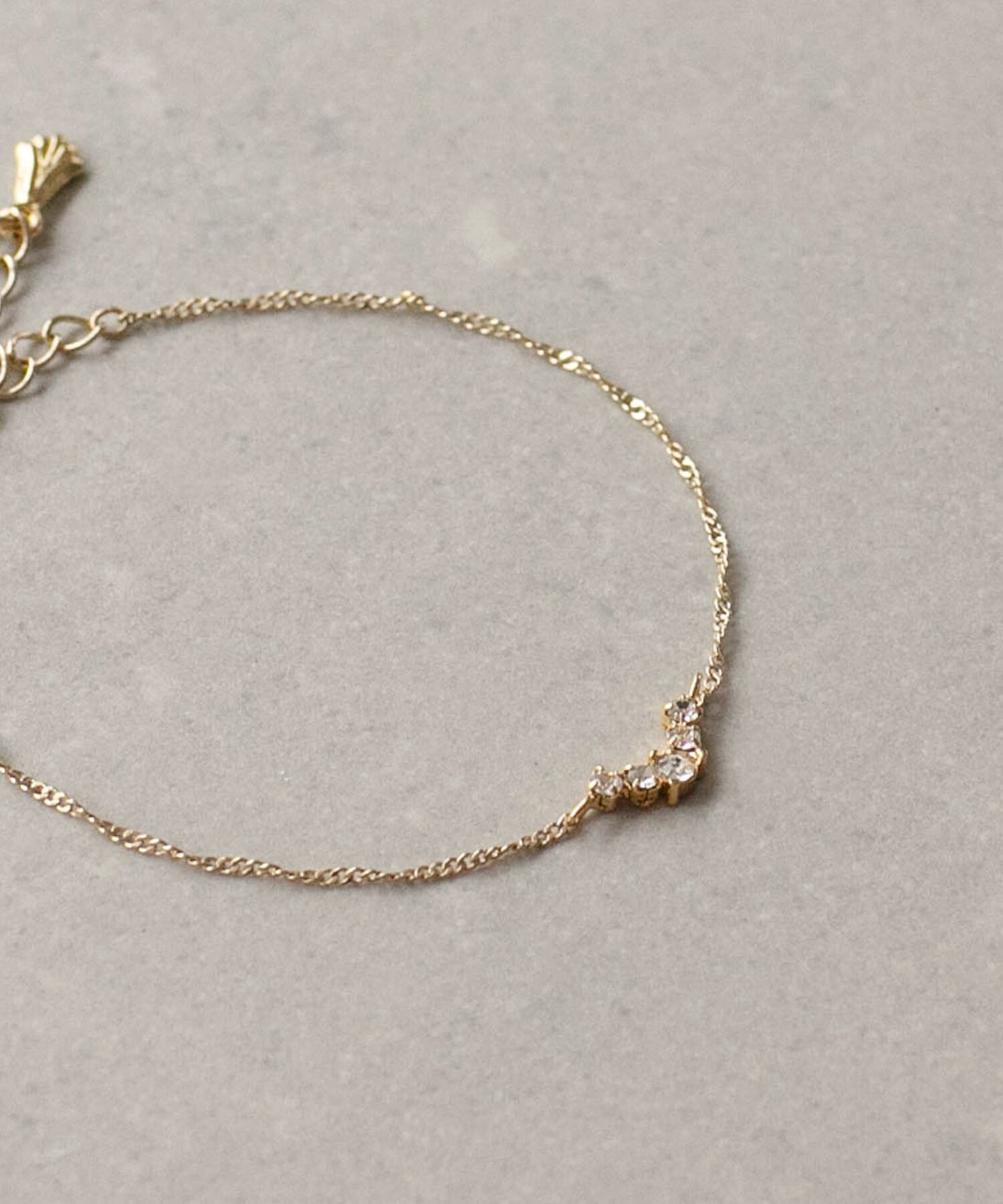 Phoebe「Vラインビジューブレスレット」|ブレスレット・バングル|