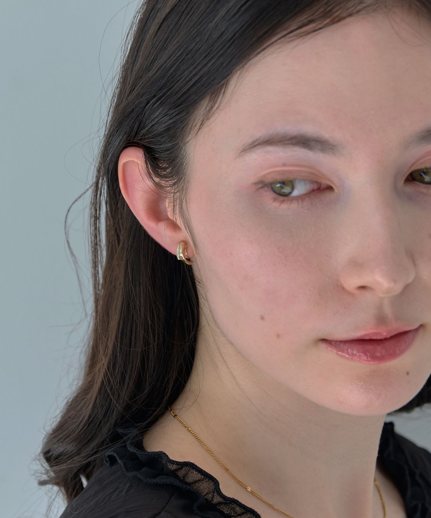 Phoebe「【金属アレルギー対応/痛くないシリーズ】シャインループフィットイヤリング　ゴールド」|イヤリング|