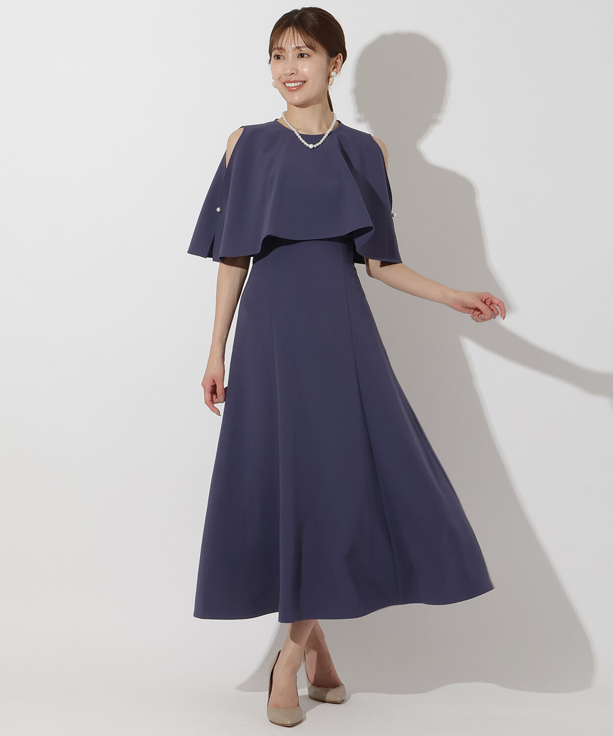 アンドクチュール「ケープレイヤードクルーネックドレス」|ドレス|