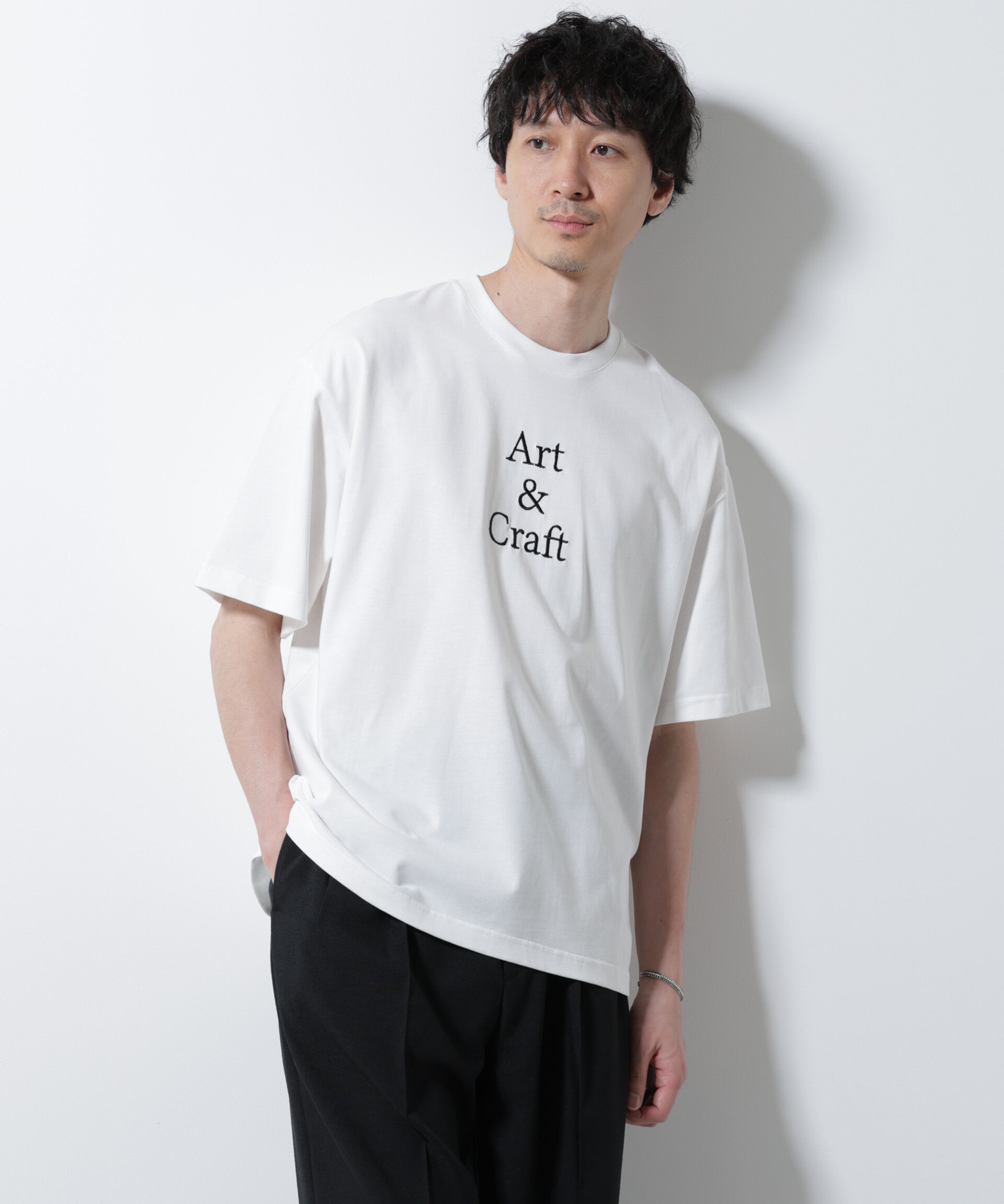 nano･universe「「Art & Craft」エディトリアル 刺繍Tシャツ」|Tシャツ・カットソー|