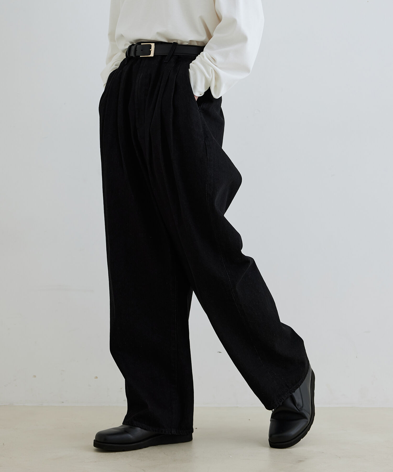 ADAM ET ROPE'「【コットンUSA】デニム 3タック ワイド スラックス/サステナブル/セットアップ対応」|デニム|