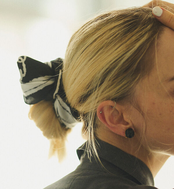 Rouge vif「【Caline Paris /カリーヌパリ 】ブラックストーンイヤリング」|ピアス|