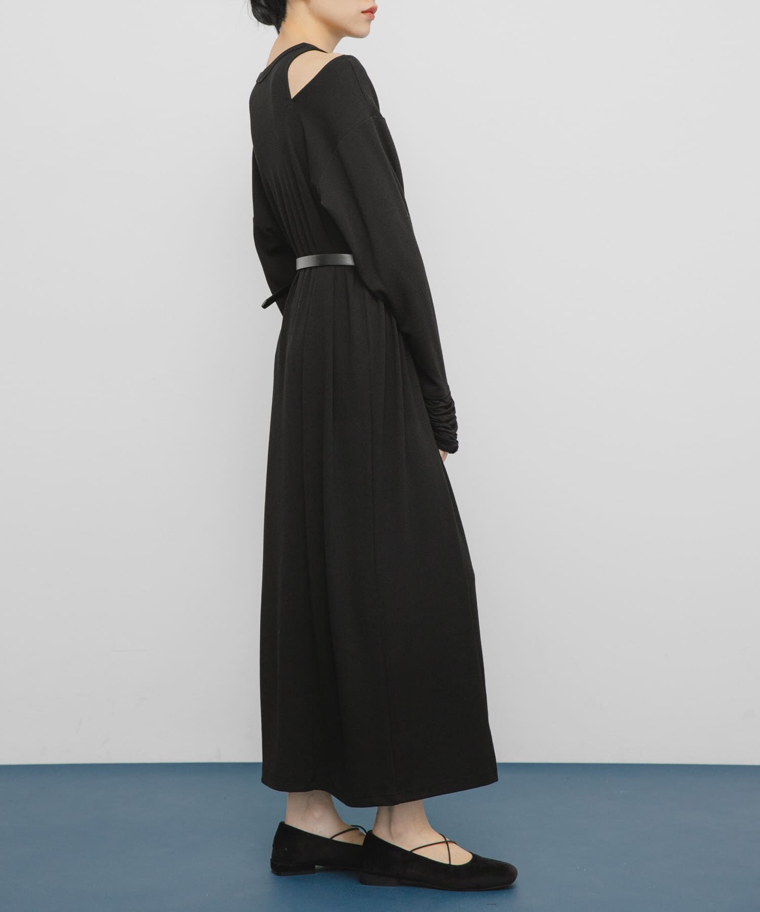  「ショルダーカットワンピース」|ワンピース|