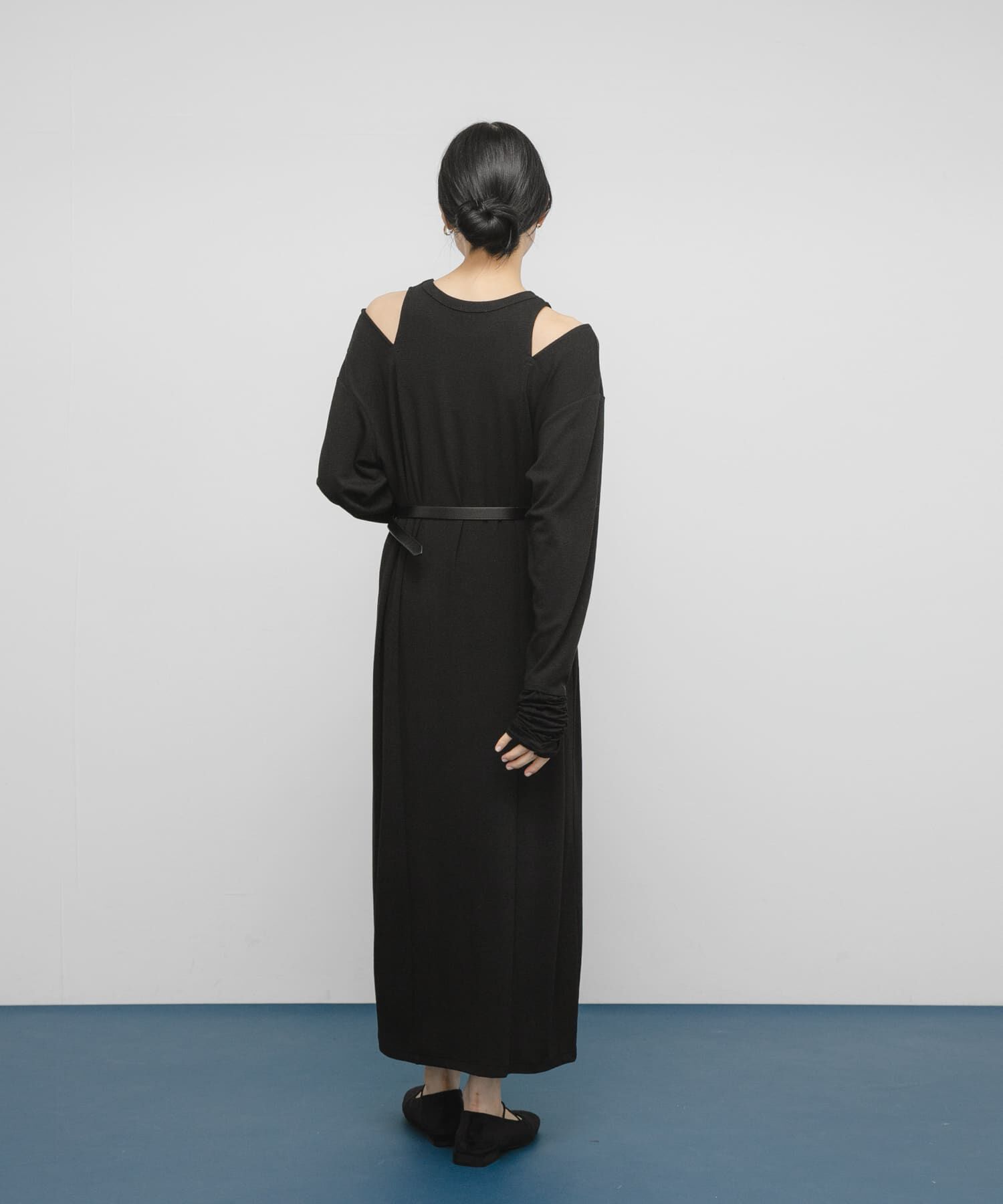  「ショルダーカットワンピース」|ワンピース|