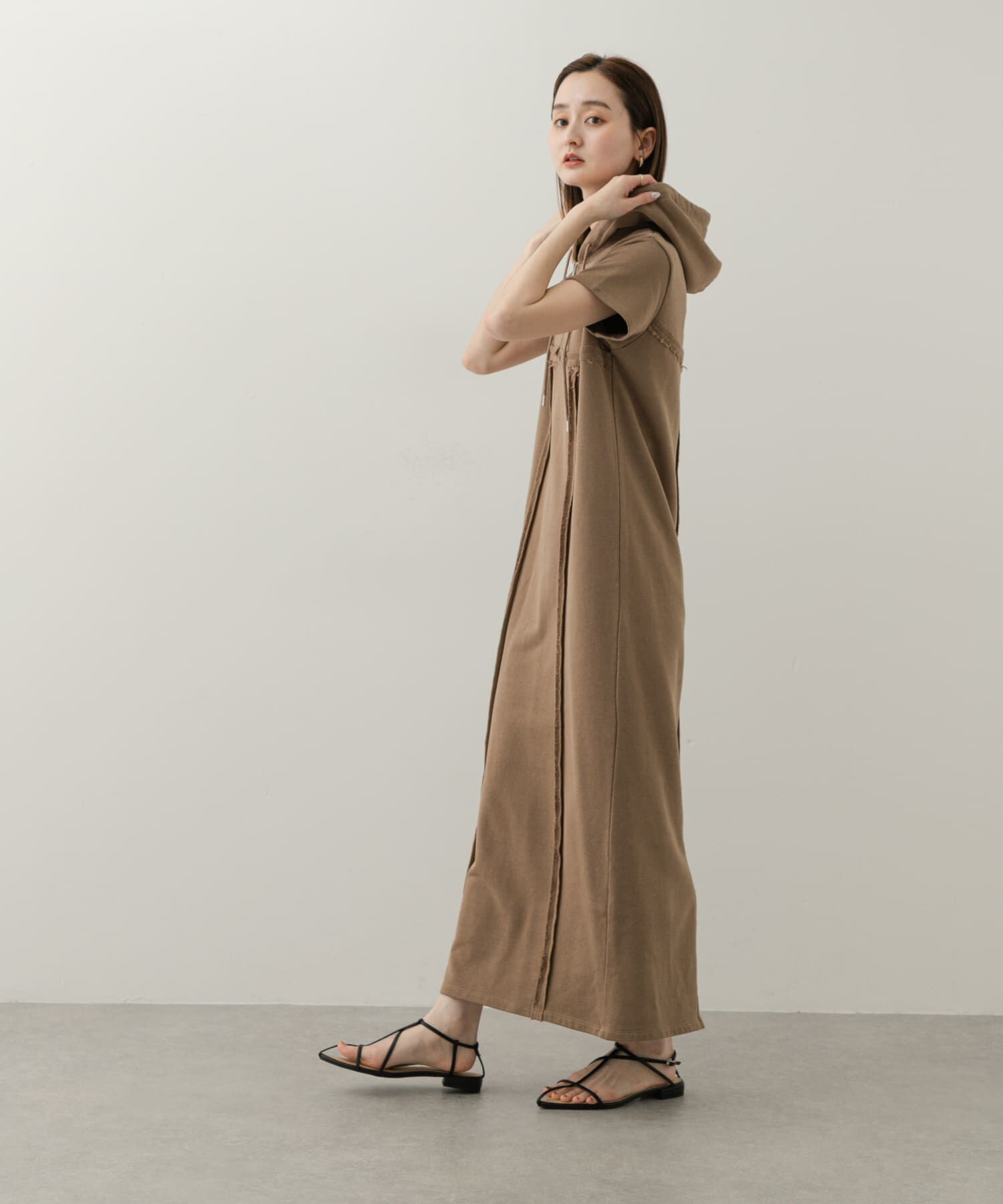 SENSE OF PLACE by URBAN RESEARCH「フーディージップワンピース」|ワンピース|