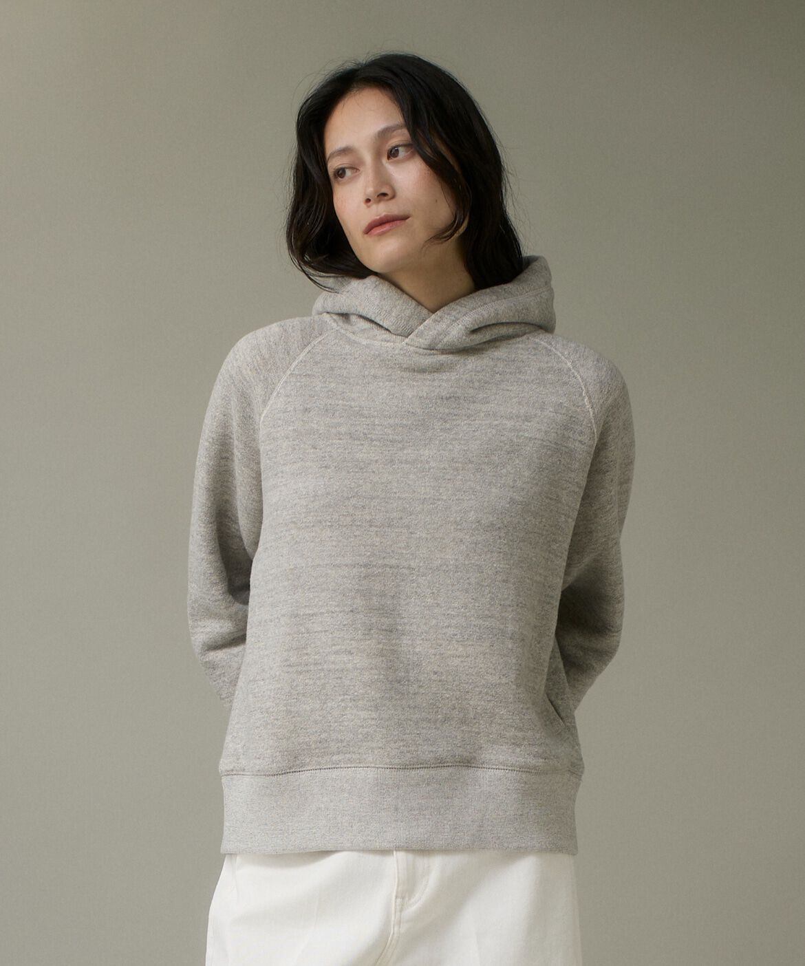 DAY by DAY it&rsquo;s international「フーデッドプルオーバーパーカー《吊り裏毛》」|スウェット・ジャージ|グレー1
