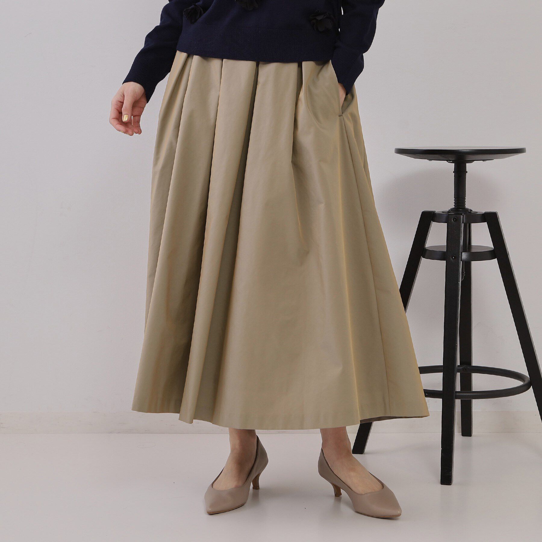 OPAQUE.CLIP「シャンブレータックフレアスカート【洗濯機洗い可】」|スカート|ベージュ(052)