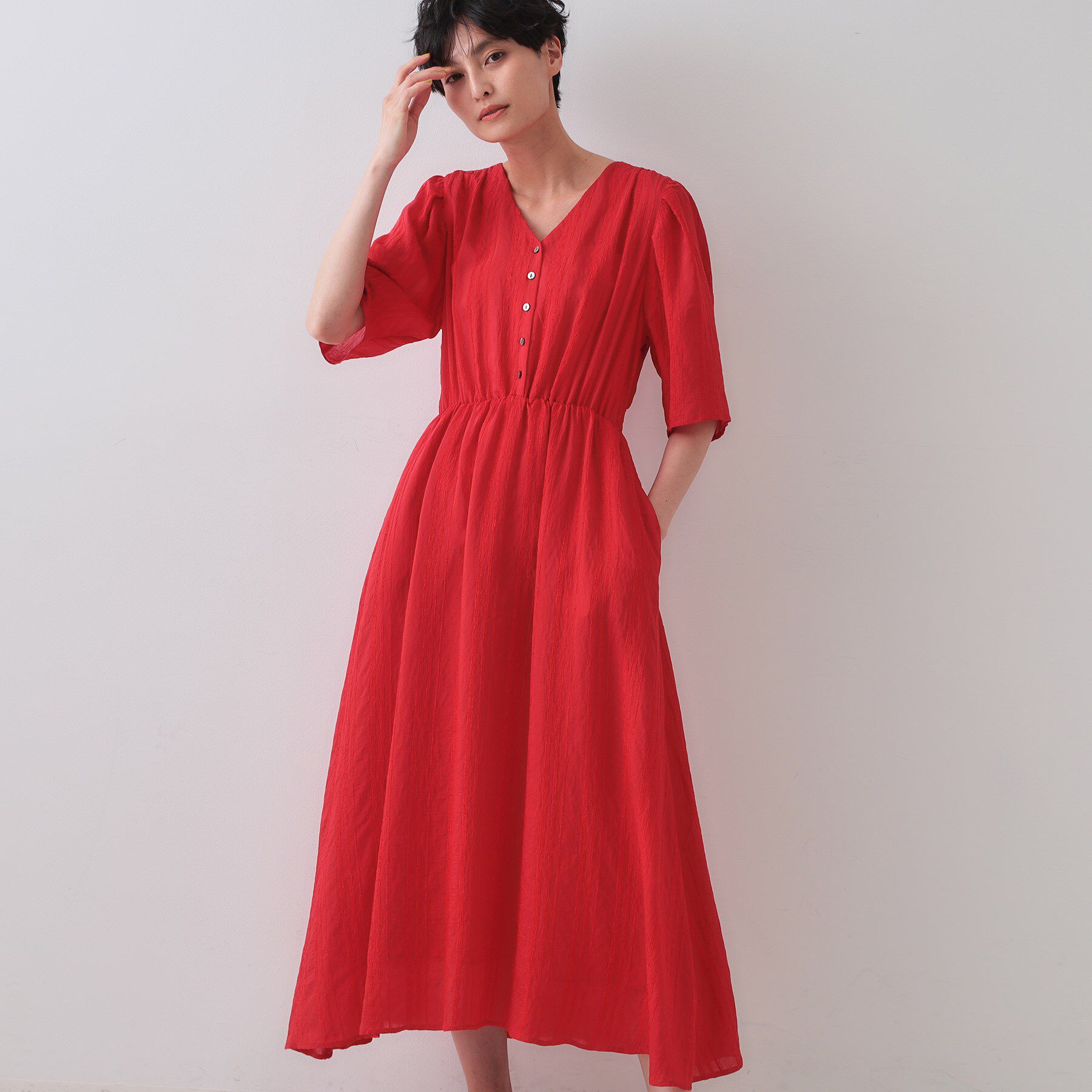 OPAQUE.CLIP「Vネックフィット＆フレアワンピース」|ワンピース|レッド(062)