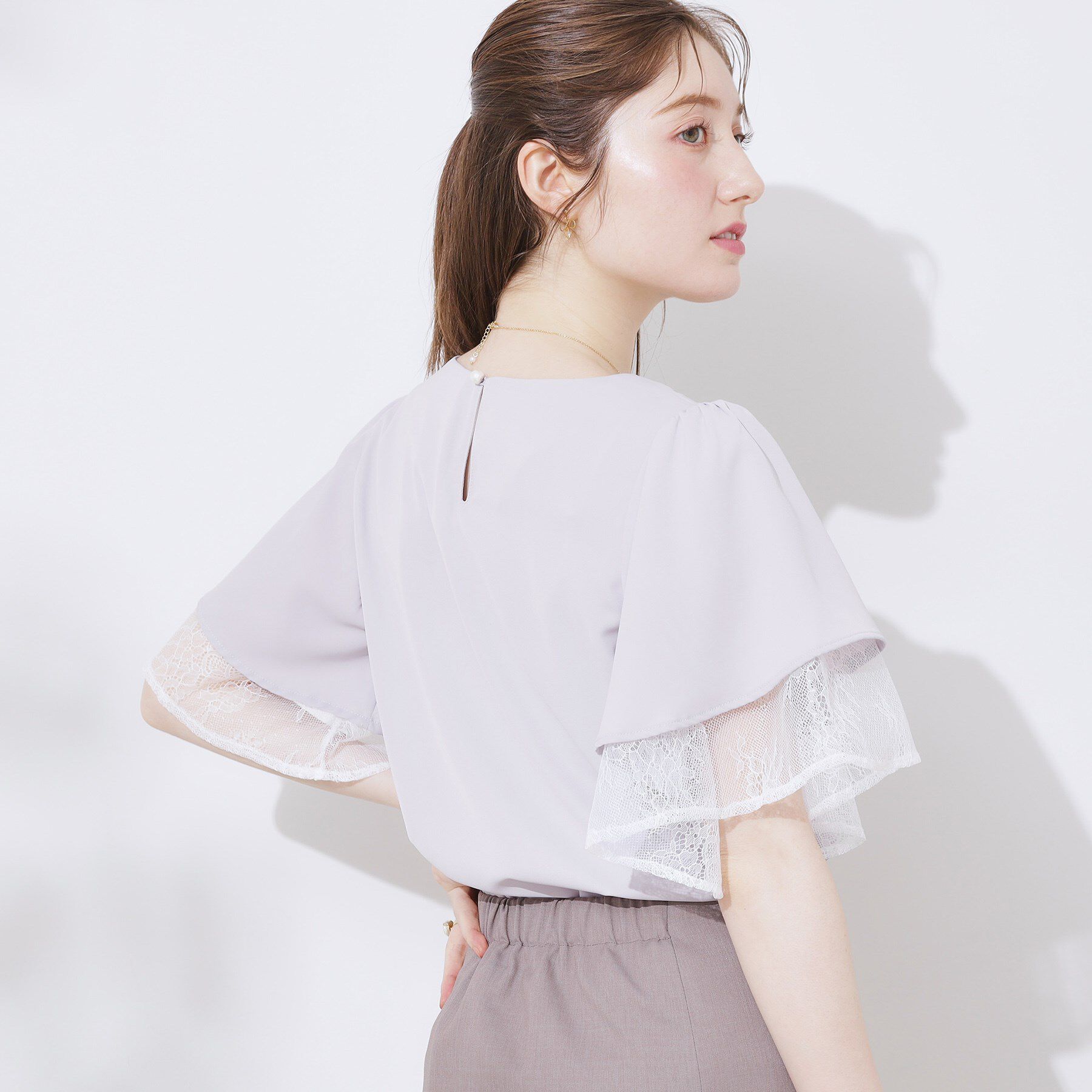 Couture broach「【マシンウォッシャブル・一枚で着映える】レース重ねフレアブラウス」|シャツ・ブラウス|