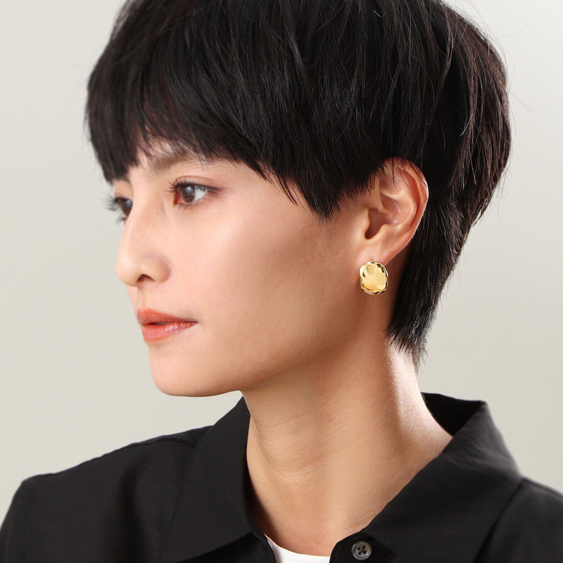 COCOSHNIK ONKITSCH「シルバー ニュアンスピアス アシンメプレート GP」|ピアス|