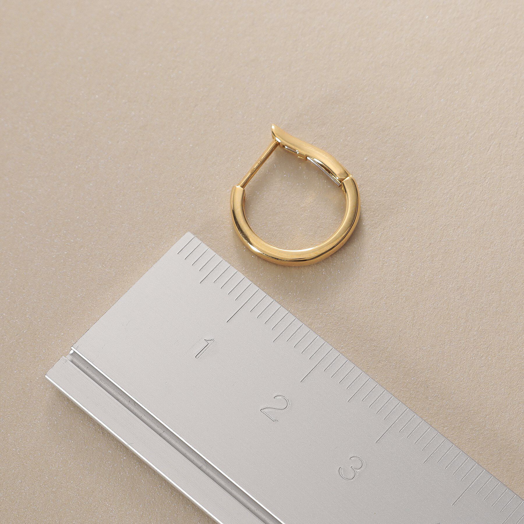 COCOSHNIK「K18甲丸 ワンタッチピアス」|ピアス|