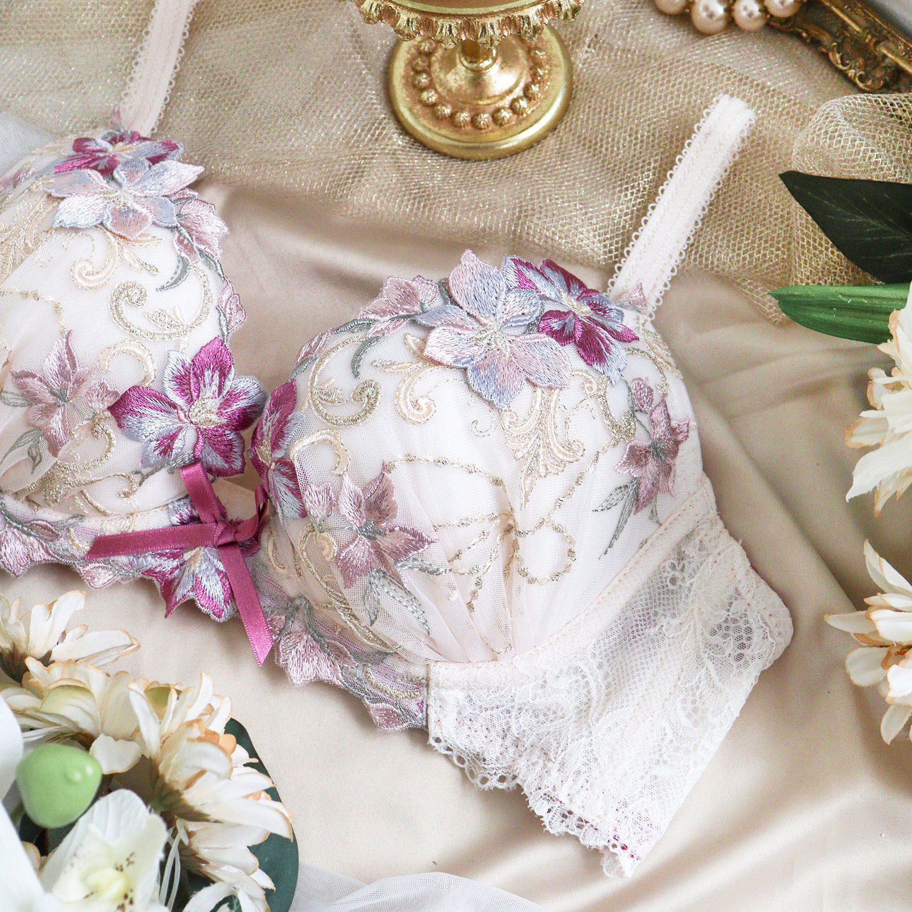 Risa Magli「ヴァネッサ ブラジャー (B-C) ＜V Make Type＞」|インナー|