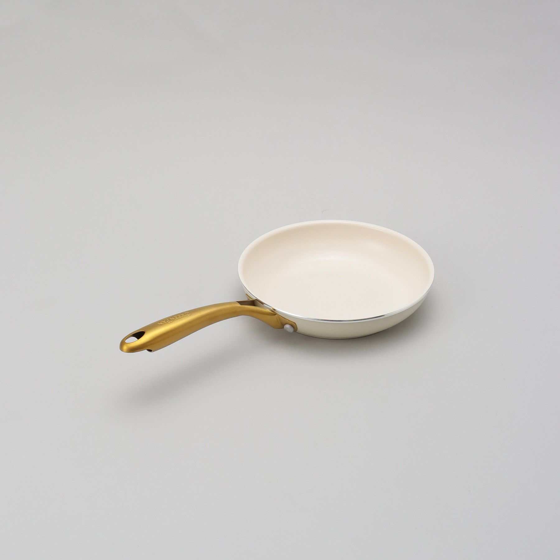 212 KITCHEN STORE「ストゥディオ フライパン 20cm WH ＜GreenPan グリーンパン＞」|食器・キッチングッズ|