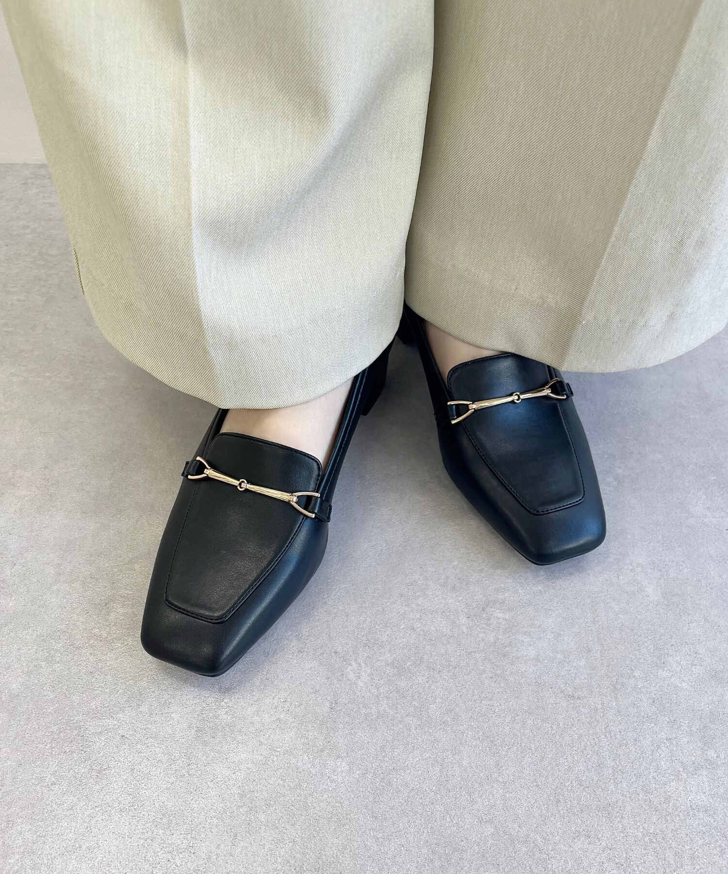 WA Oriental TRaffic「●人気シリーズ●メタリックラインビットヒールローファー/52101 ローファー」|パンプス|