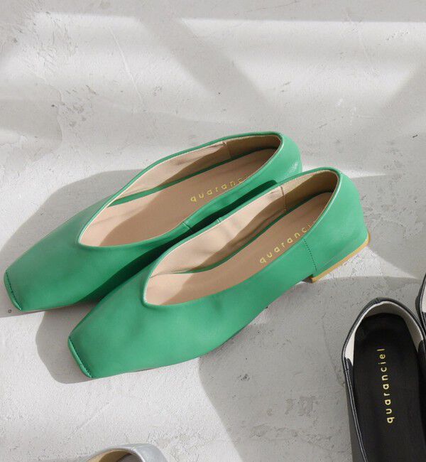 quaranciel「quaranciel: Vカット スクエア トゥ フラットシューズ」|パンプス|グリーン