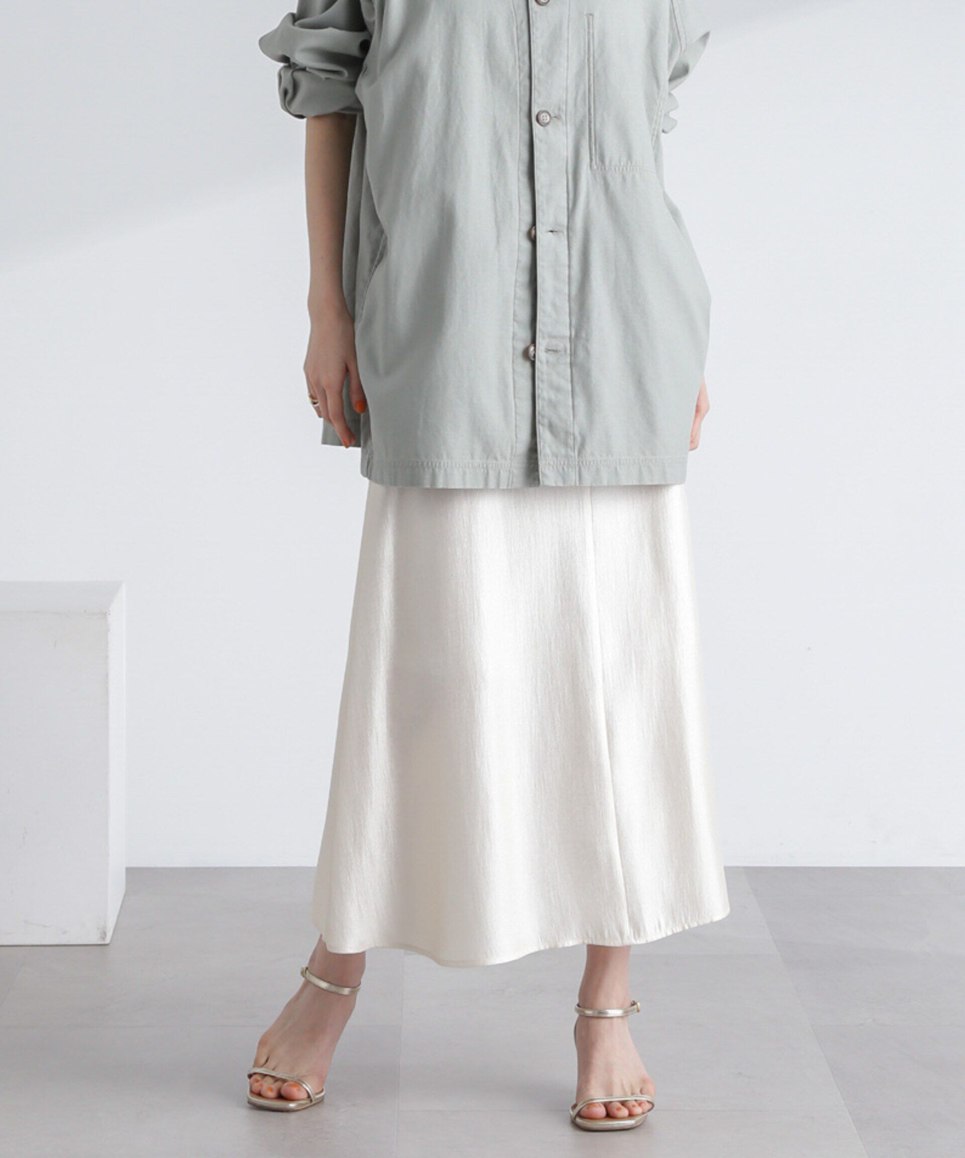 nano･universe「シャイニーサテンロングスカート」|スカート|アイボリー7