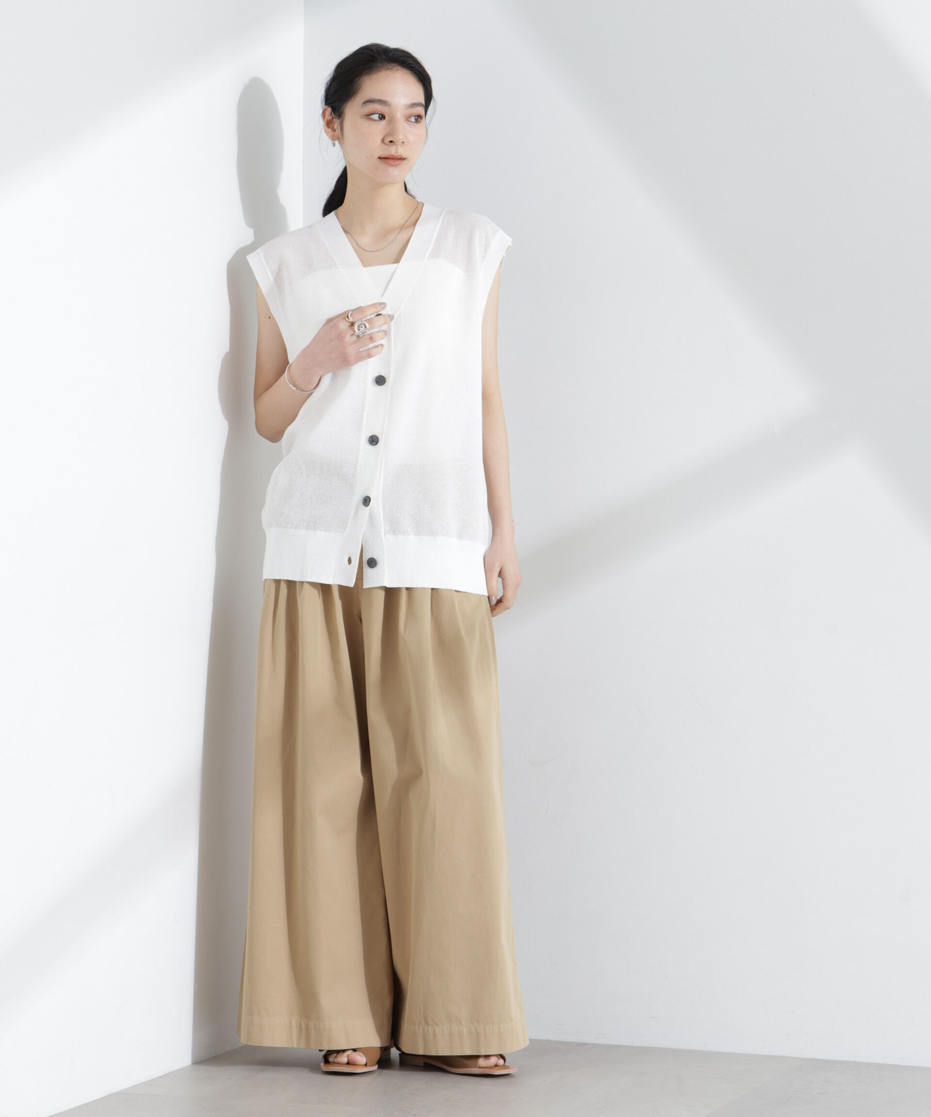 nano･universe「コットンタックワイドパンツ」|チノ|