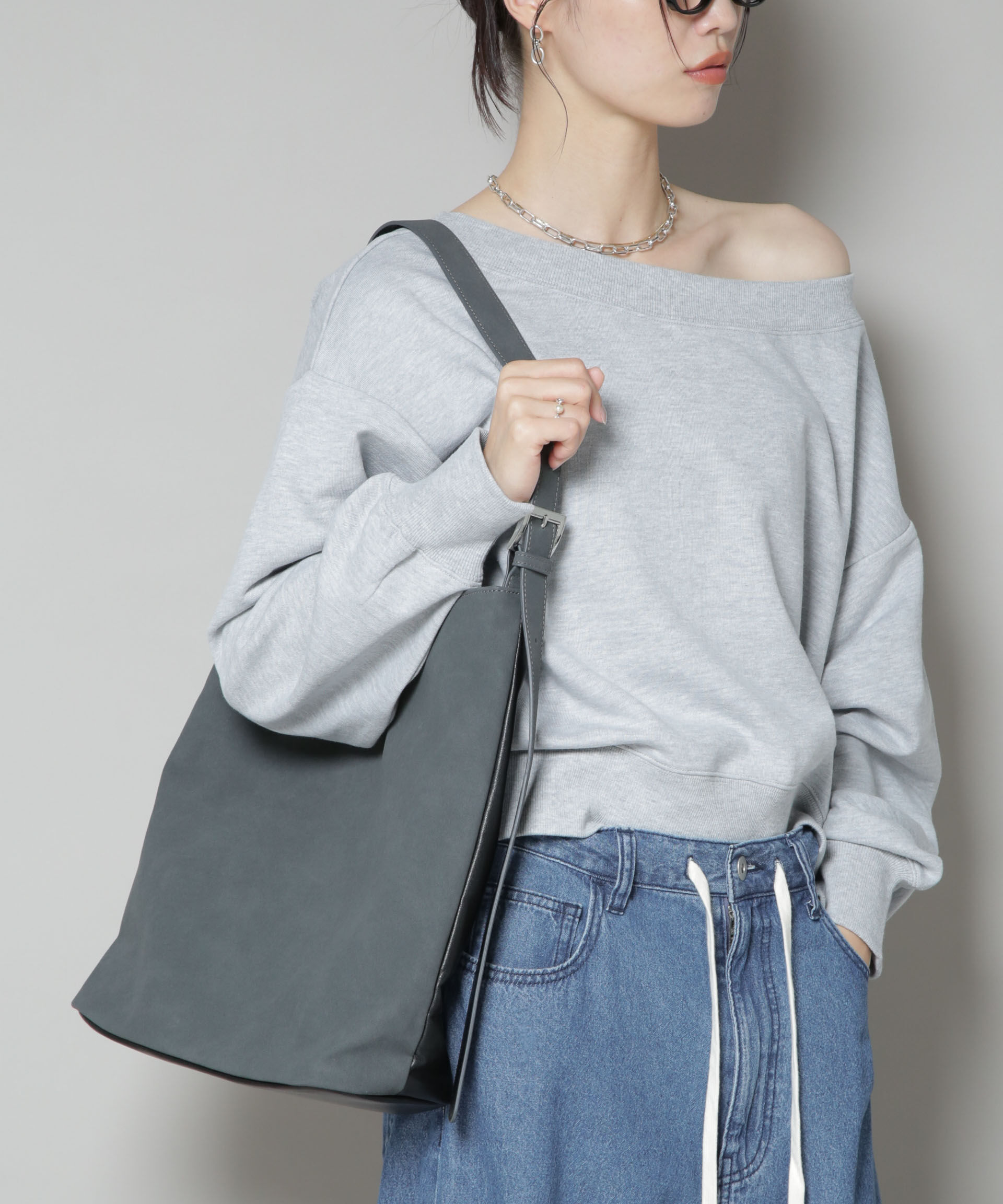 nano･universe「フェイクスエードコンビスクエアショルダーバッグ」|ショルダー・メッセンジャー|ブラック