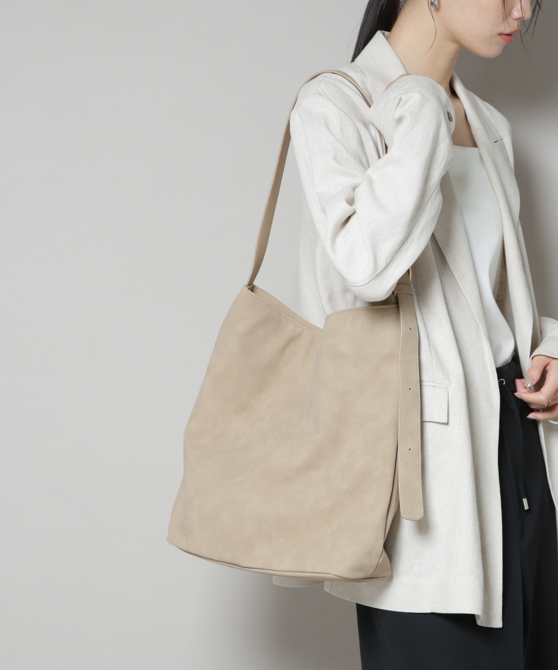 nano･universe「フェイクスエードコンビスクエアショルダーバッグ」|ショルダー・メッセンジャー|