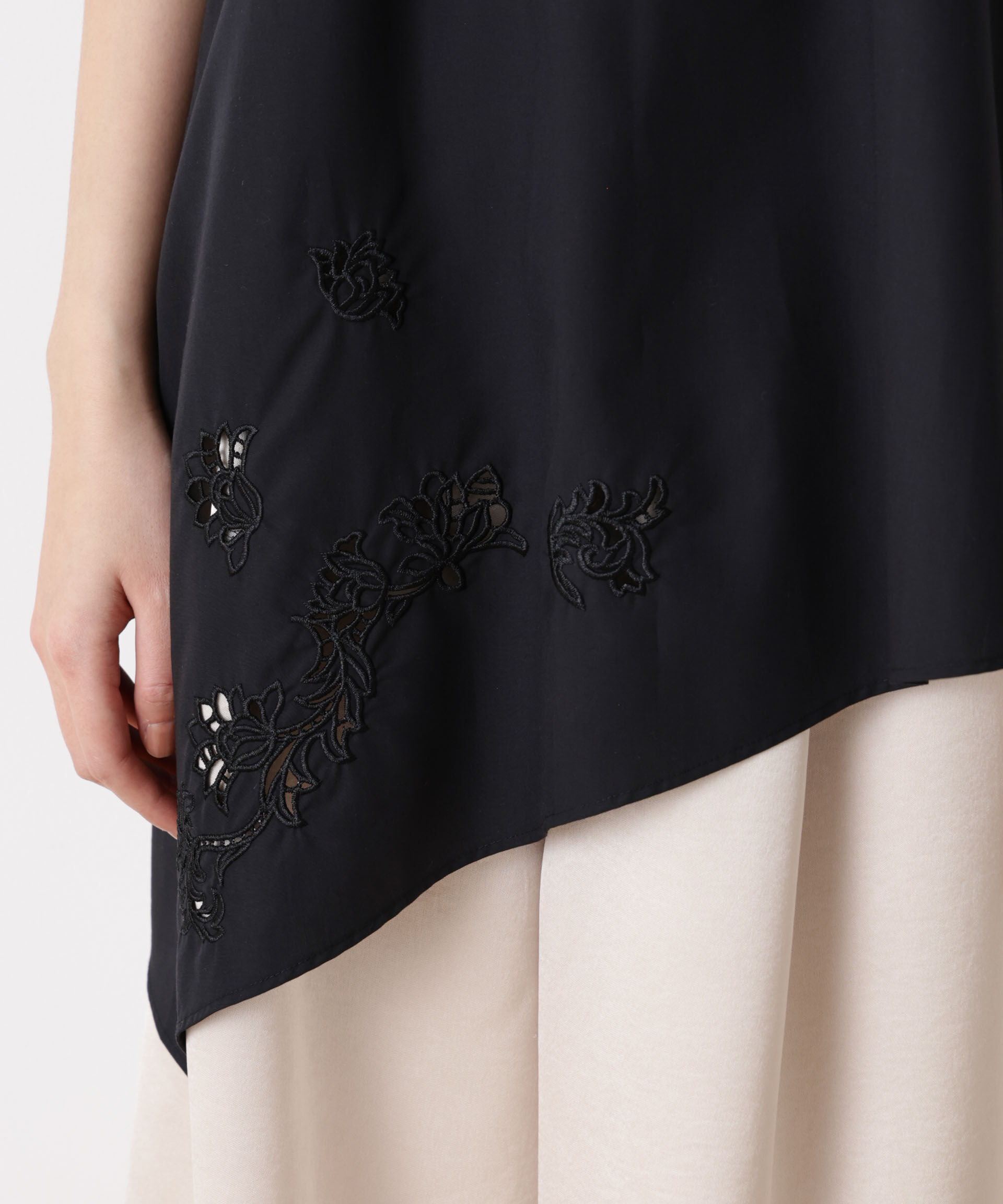 nano･universe「「STEVELOUR」フラワー刺繍アシメタンクトップ」|シャツ・ブラウス|