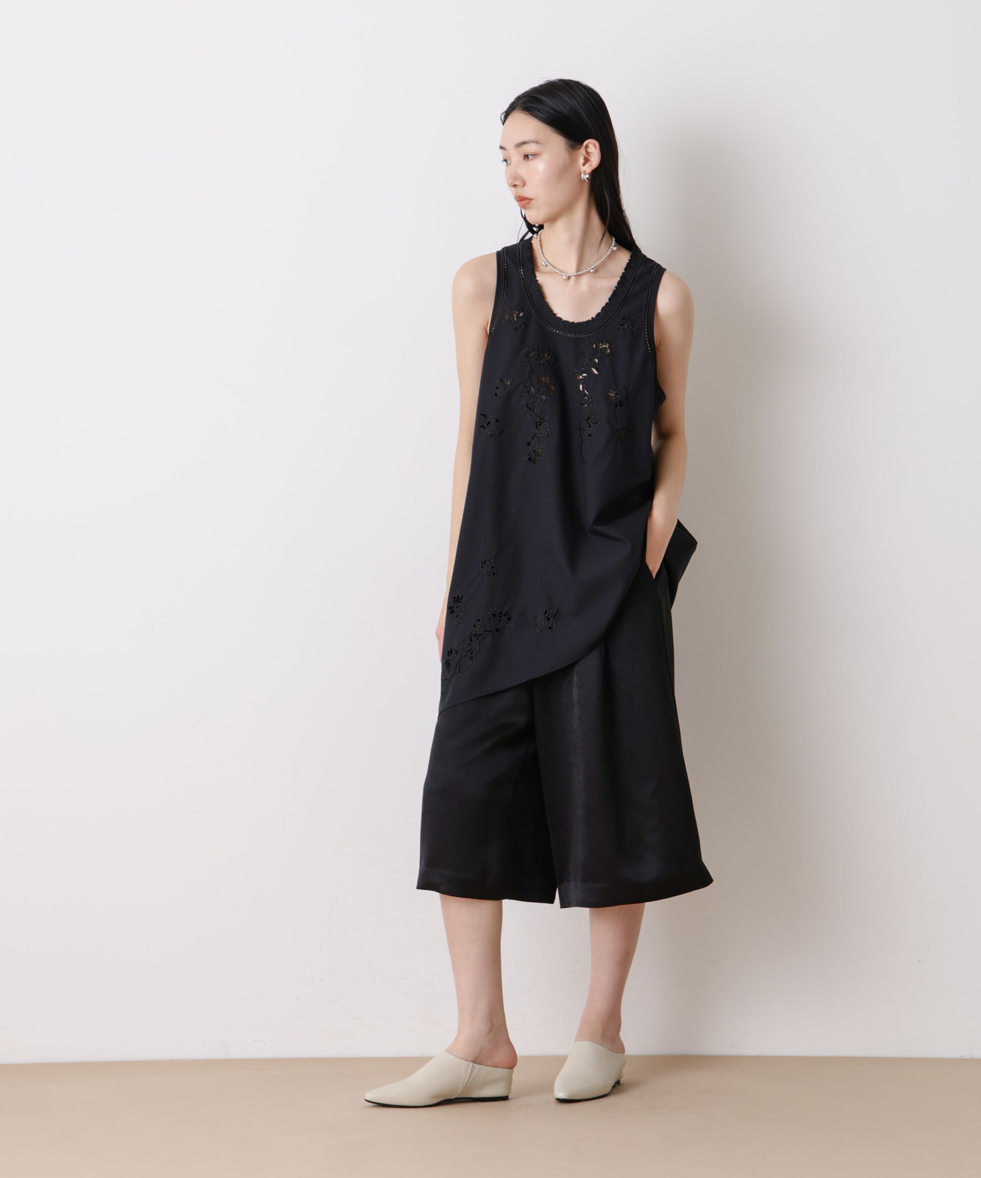 nano･universe「「STEVELOUR」フラワー刺繍アシメタンクトップ」|シャツ・ブラウス|